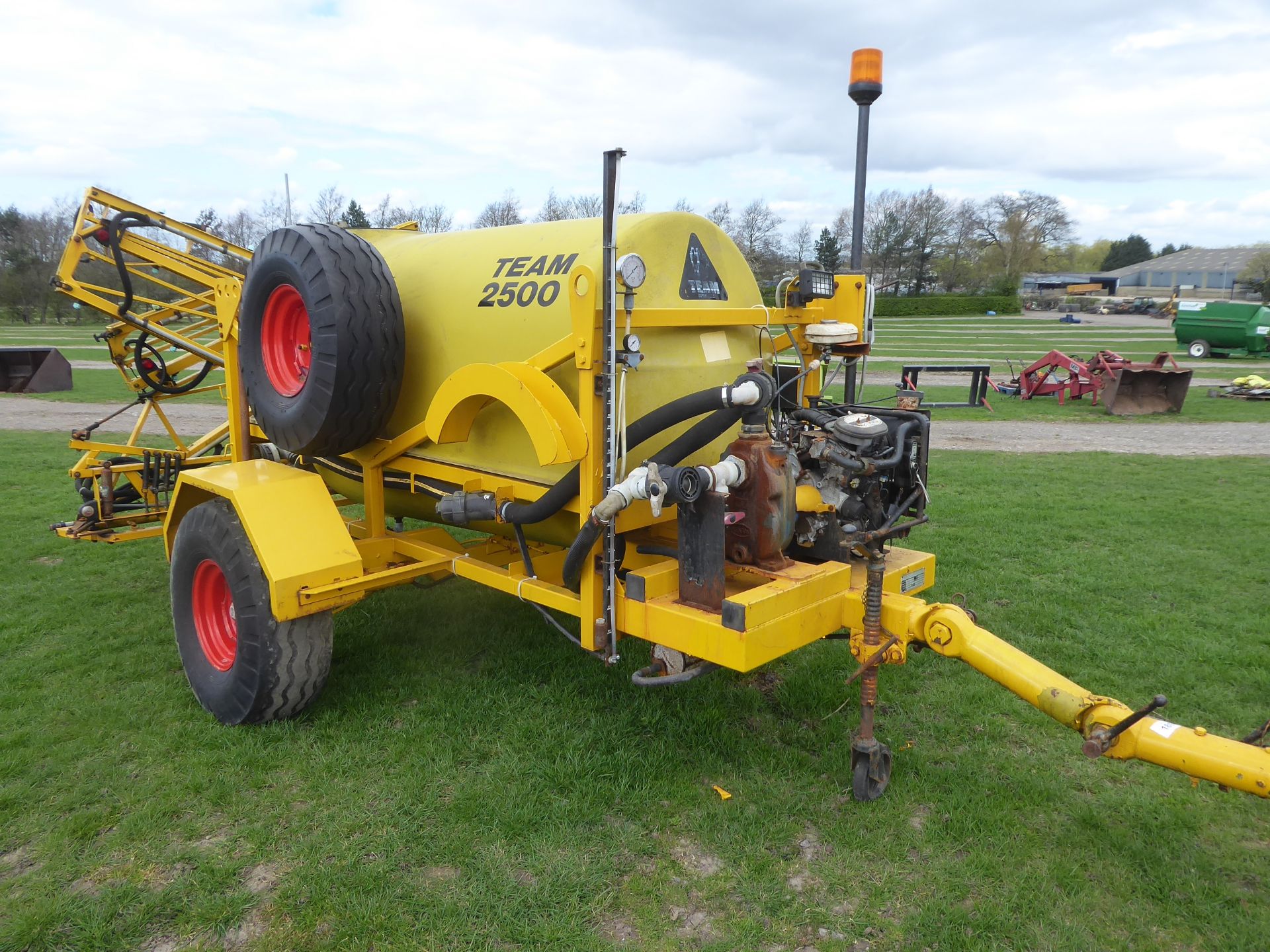 Team sprayer/water bowser, 2500ltr