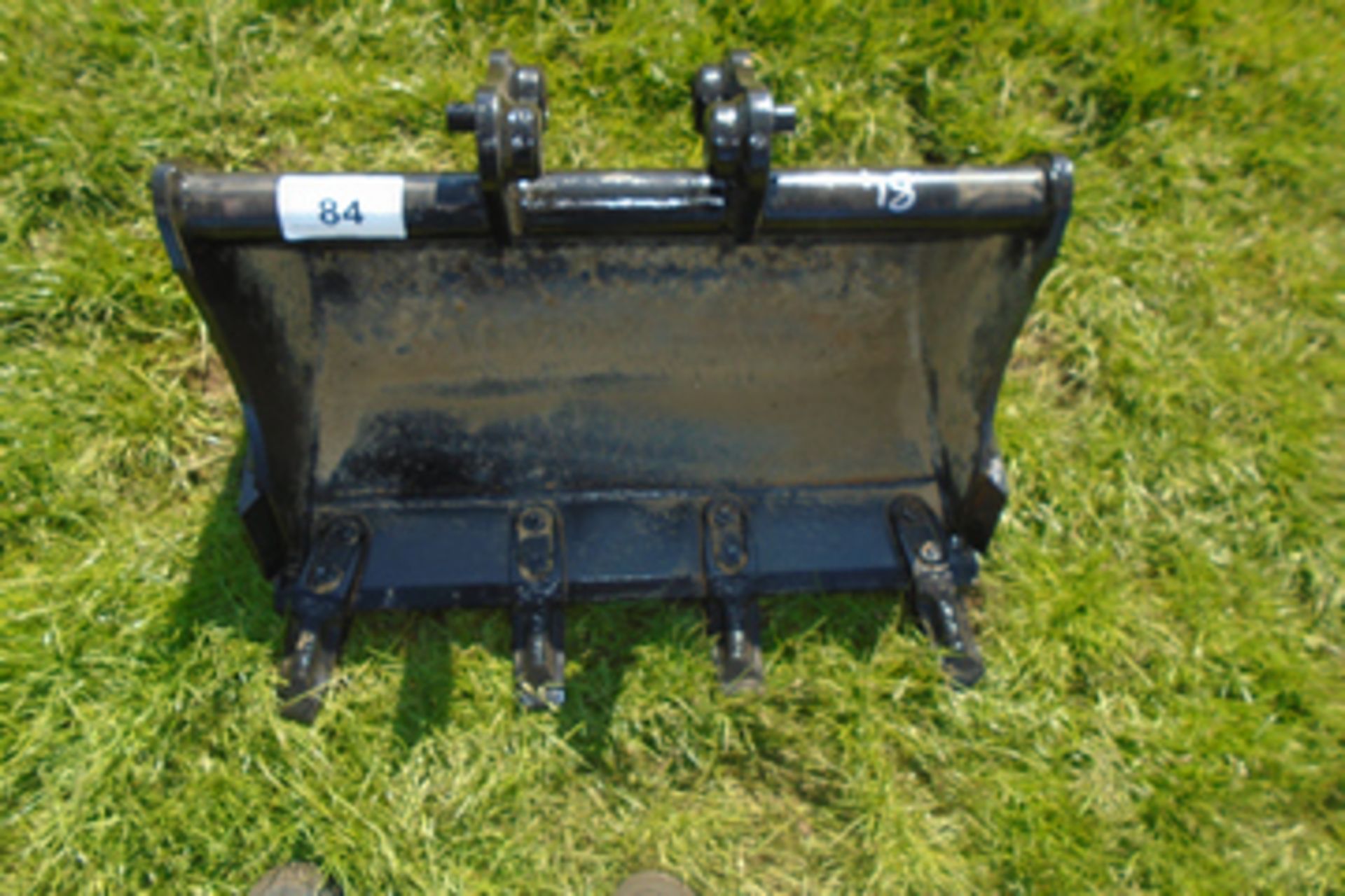 Mini digger bucket - Image 2 of 3