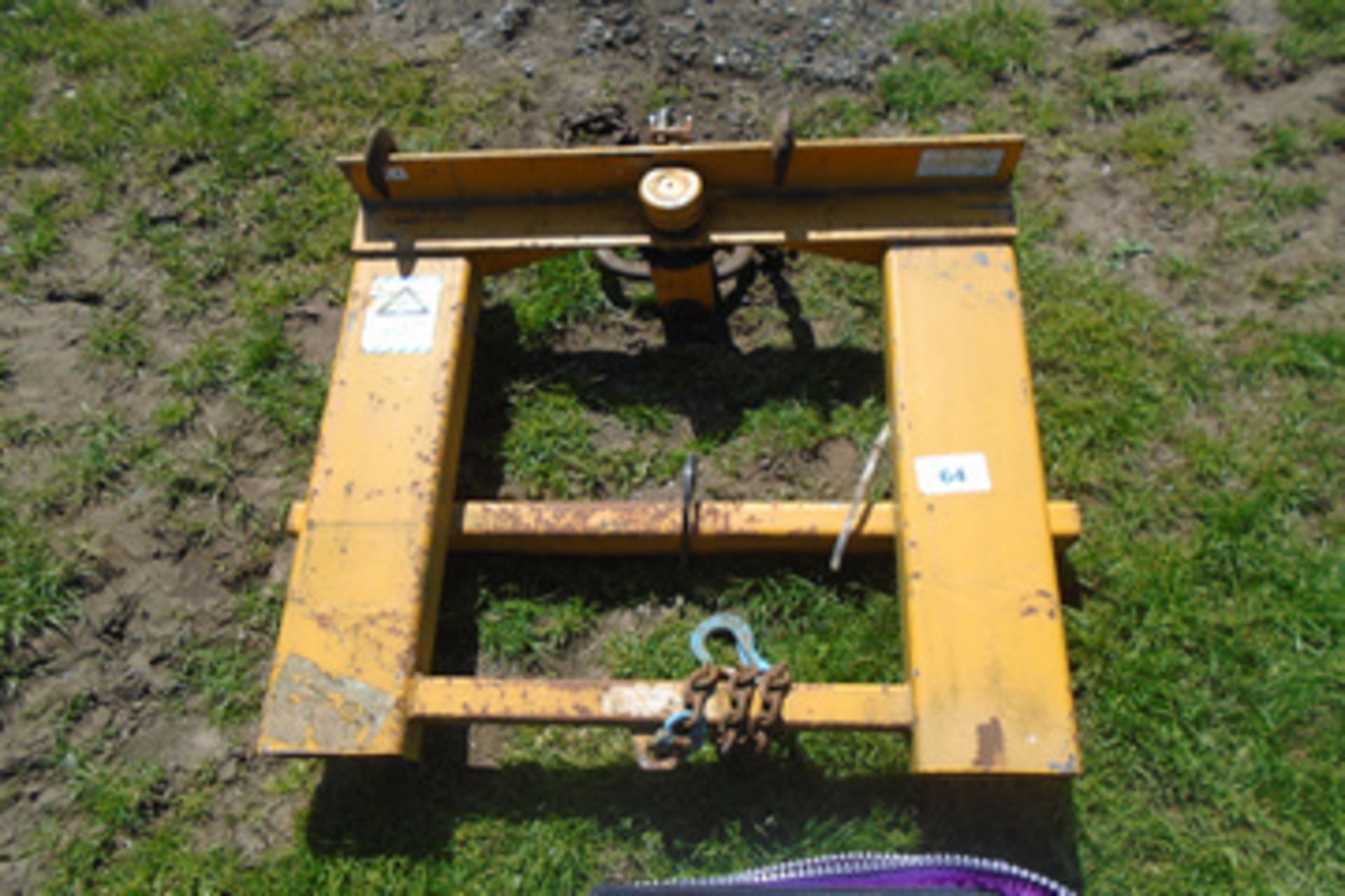 Fork lift lifting attachment