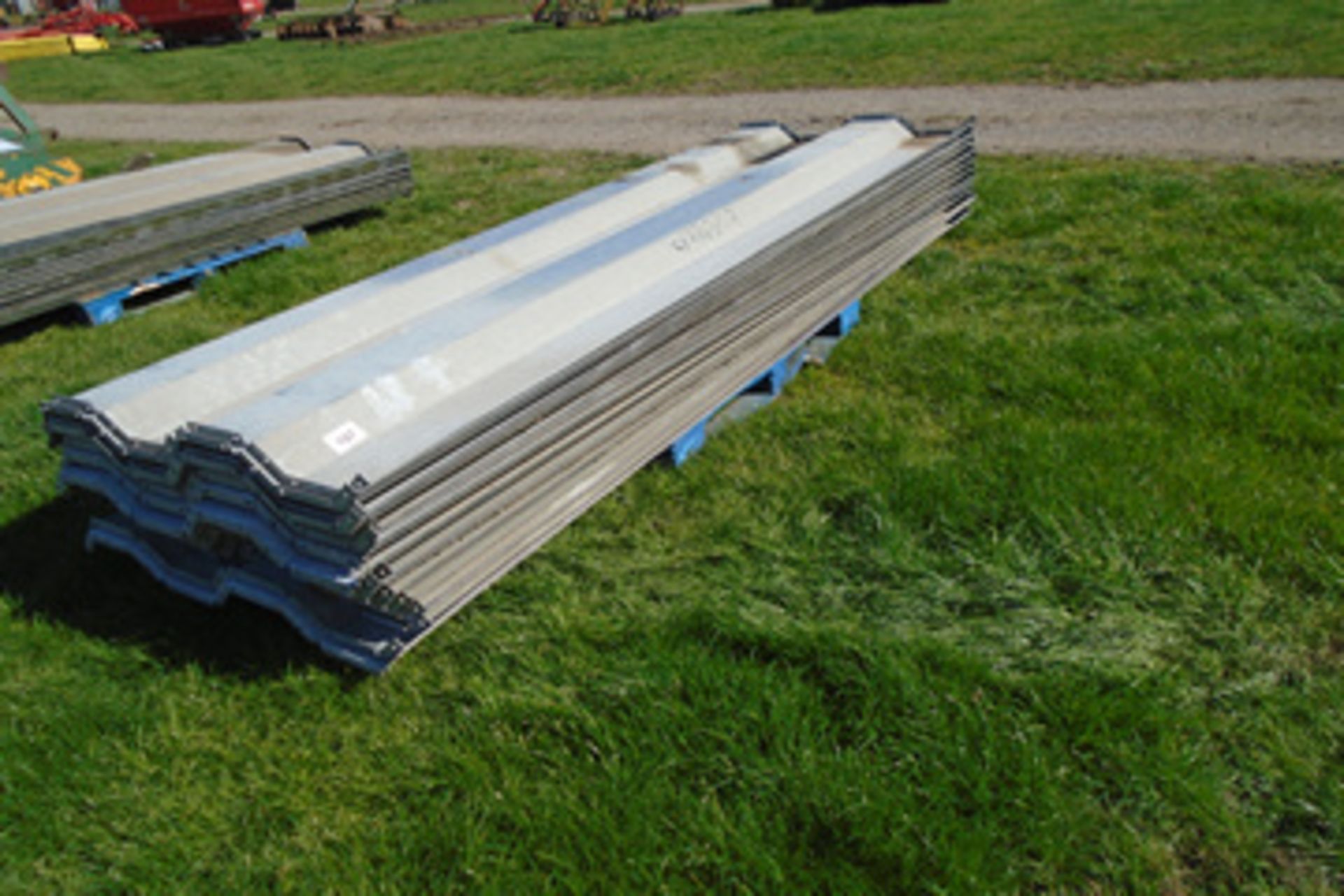 Steel grain walling 3mm thick, covers approx 10ftx4ft, 20 sheets