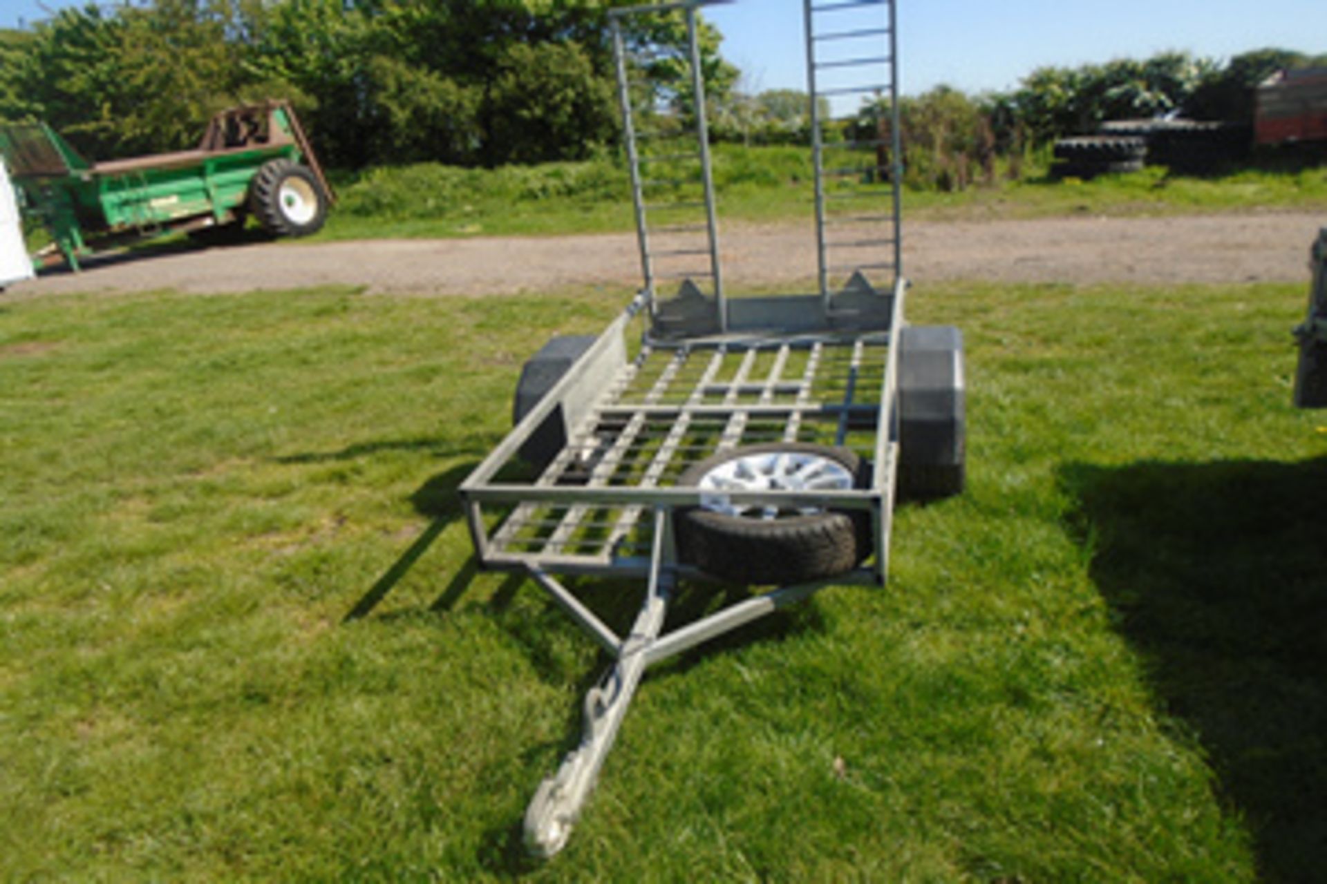 Quad/lawnmower trailer 6'6"x3'6", heavy duty fold down ramp, lights