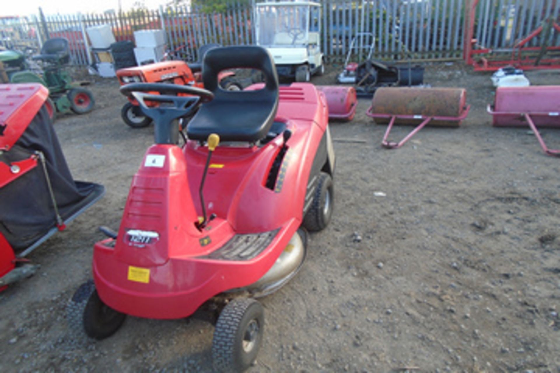 Honda HF1211H ride on mower, 28" cut c/w mulching kit, gwo, 2004