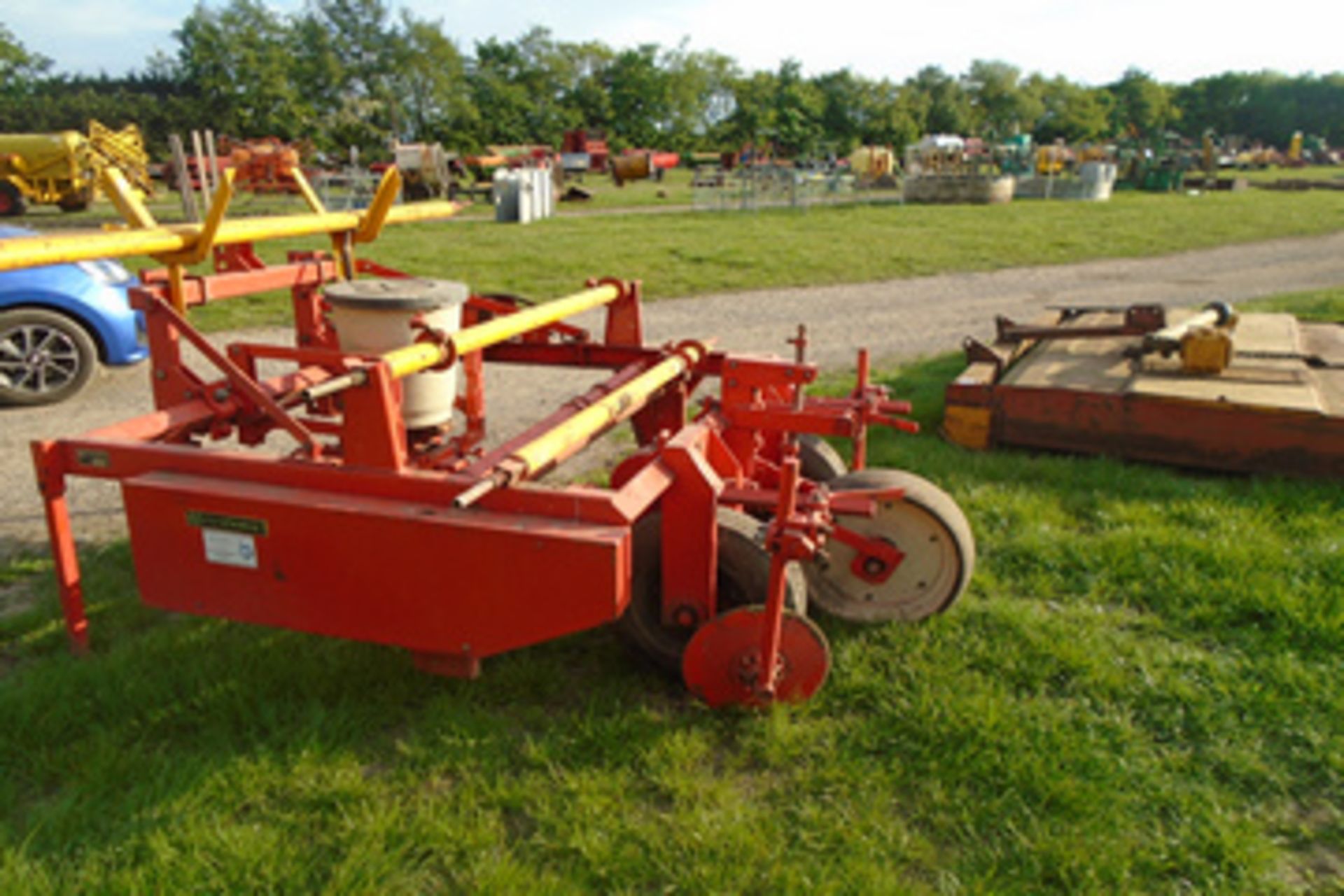 Technohac T2000 synchronised plastic mulching and seed planter with film dispenser and electri NOVAT - Image 3 of 4