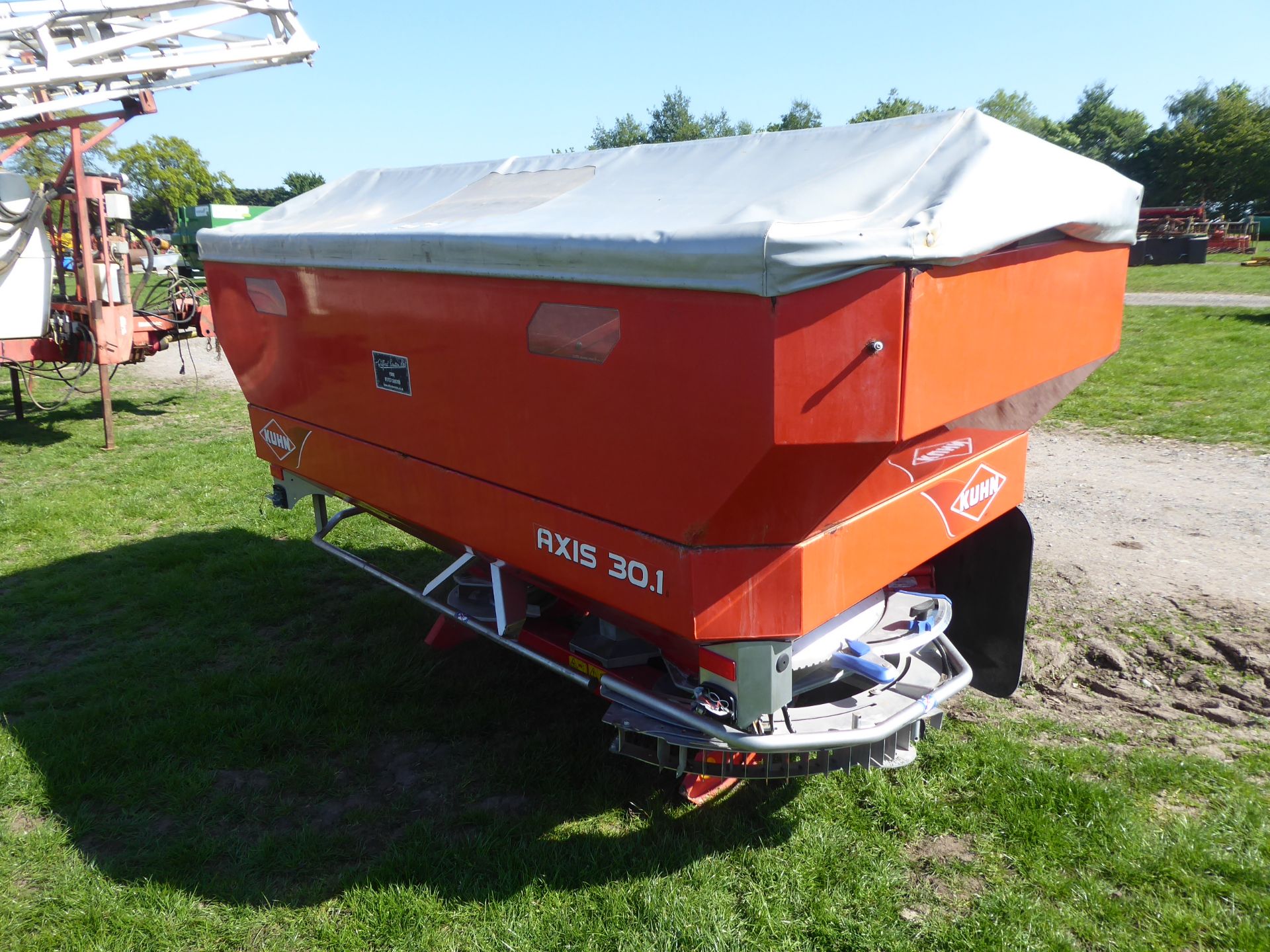 Kuhn Axis 30.1 fertiliser spreader 2010 - Image 3 of 4