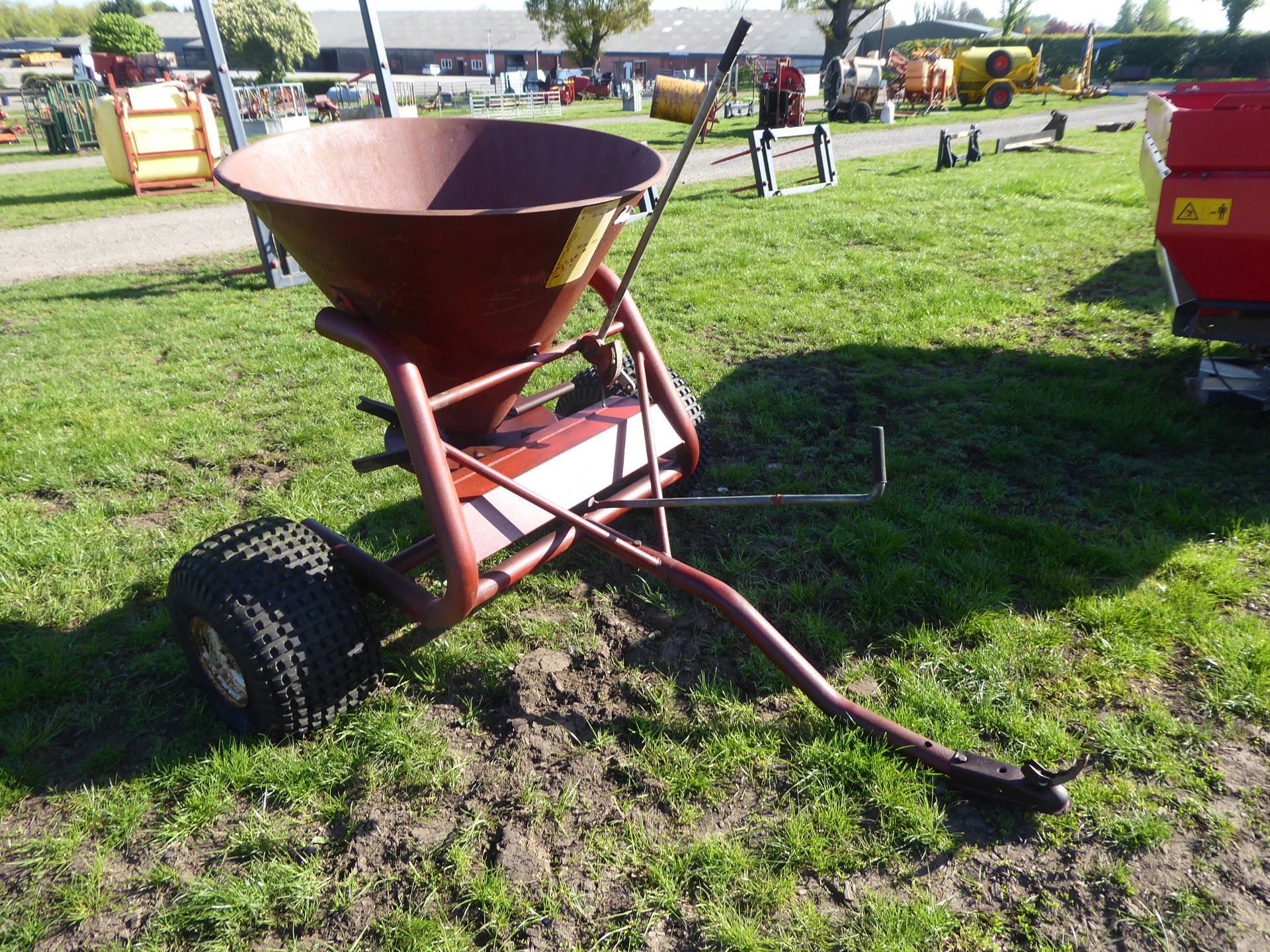 Towable ATV fertiliser spinner