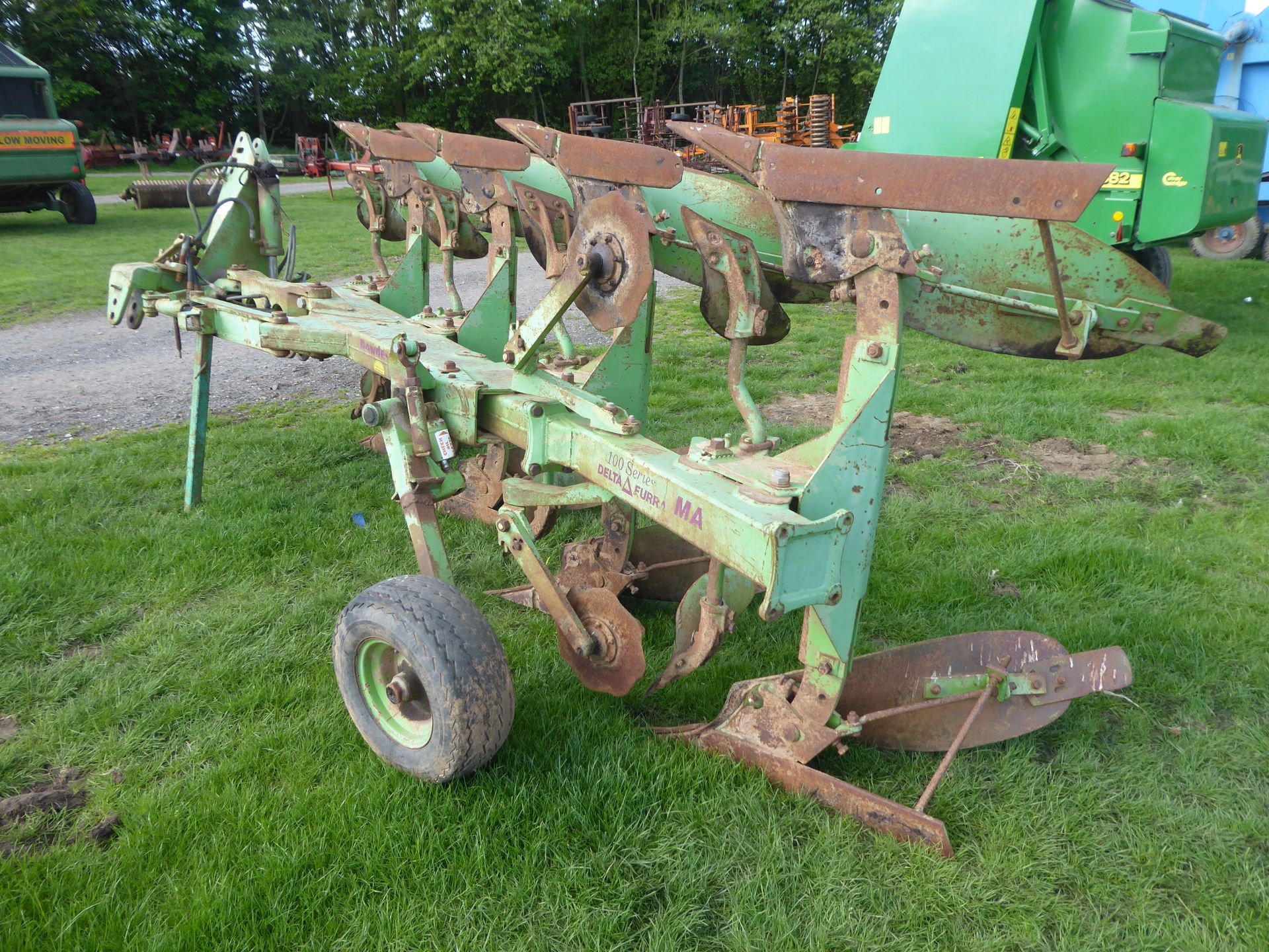 Dowdeswell DP100S 4F reversible plough - Image 2 of 3