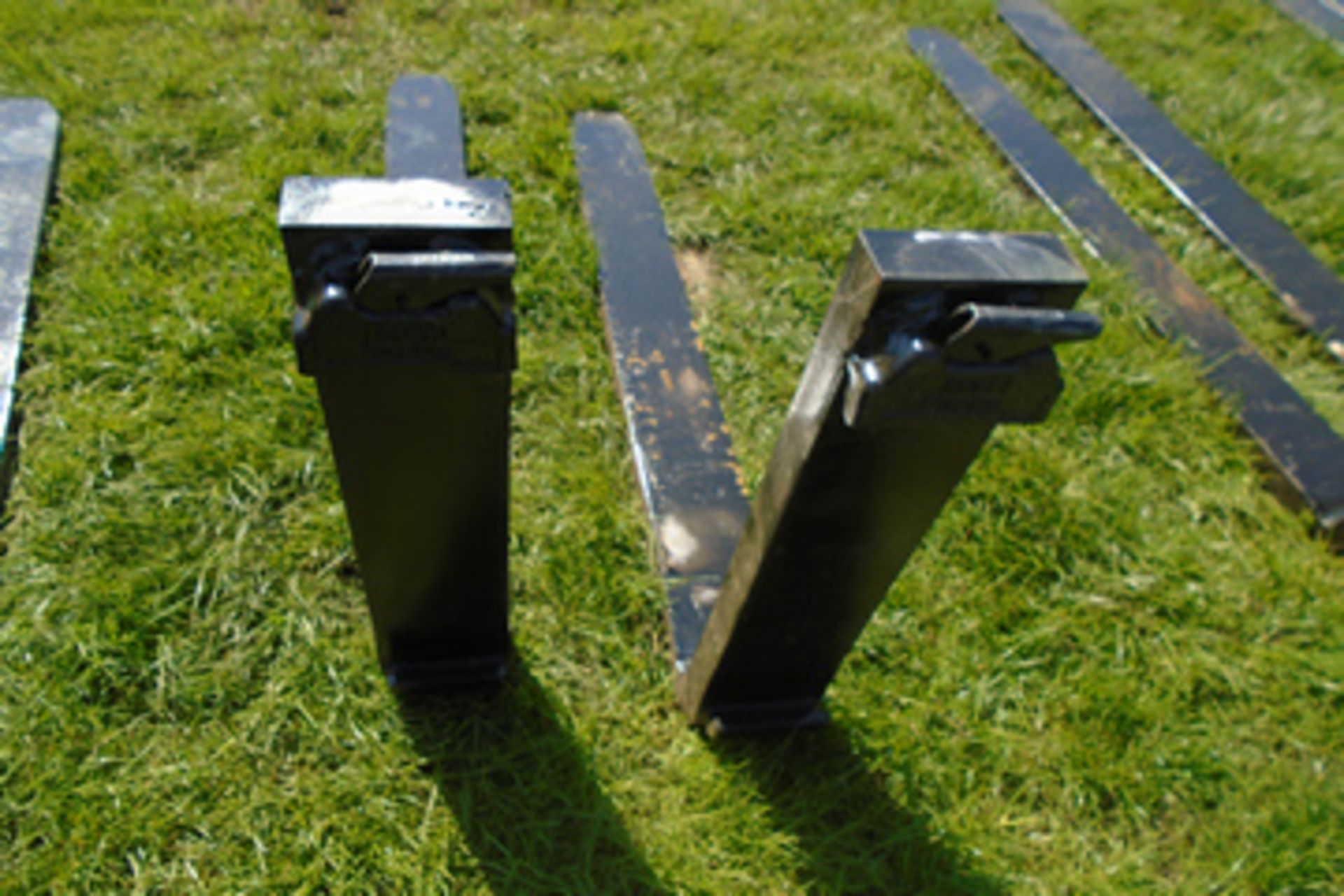 Pair of forklift tines - Image 2 of 2