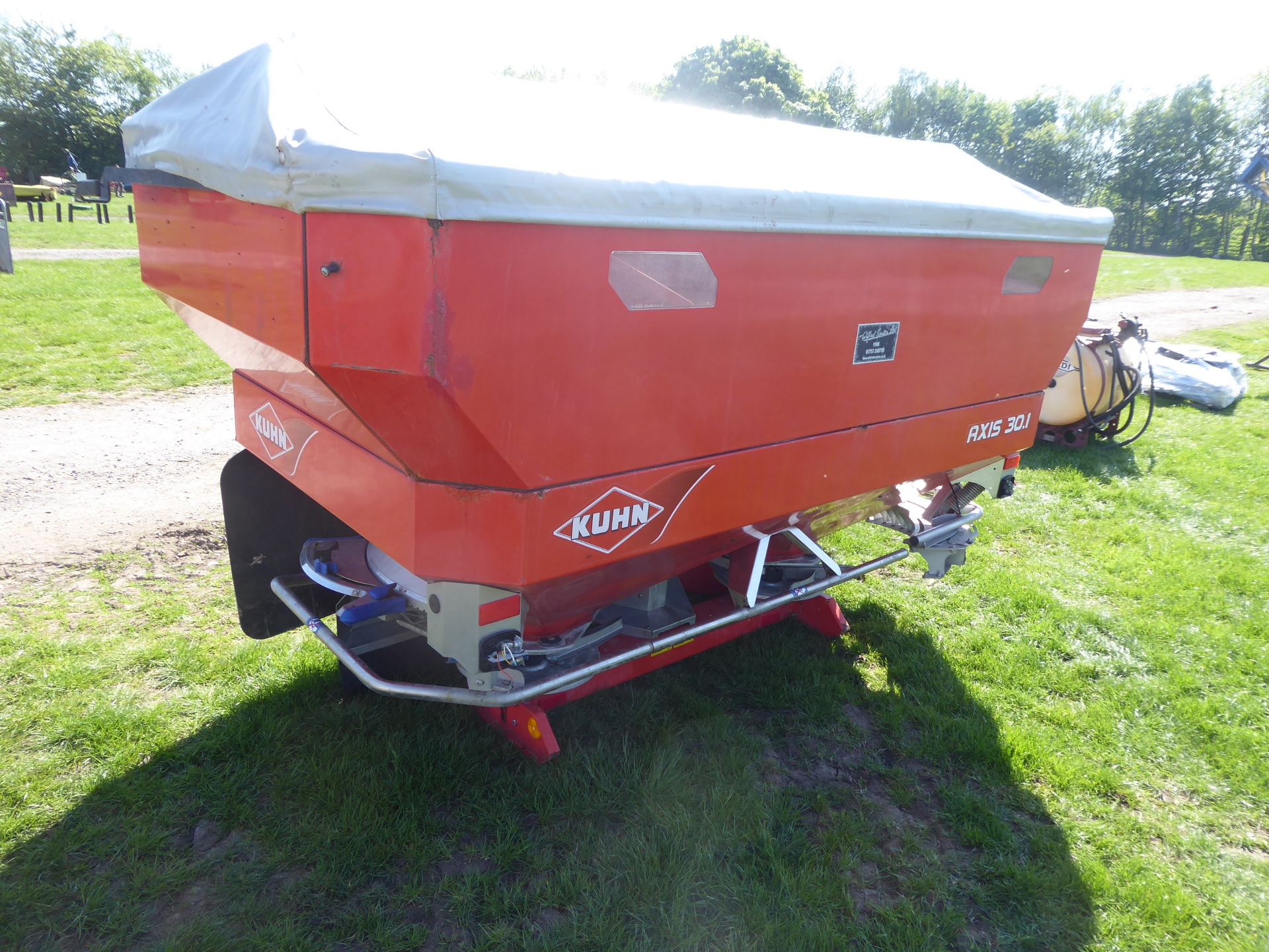 Kuhn Axis 30.1 fertiliser spreader 2010 - Image 4 of 4