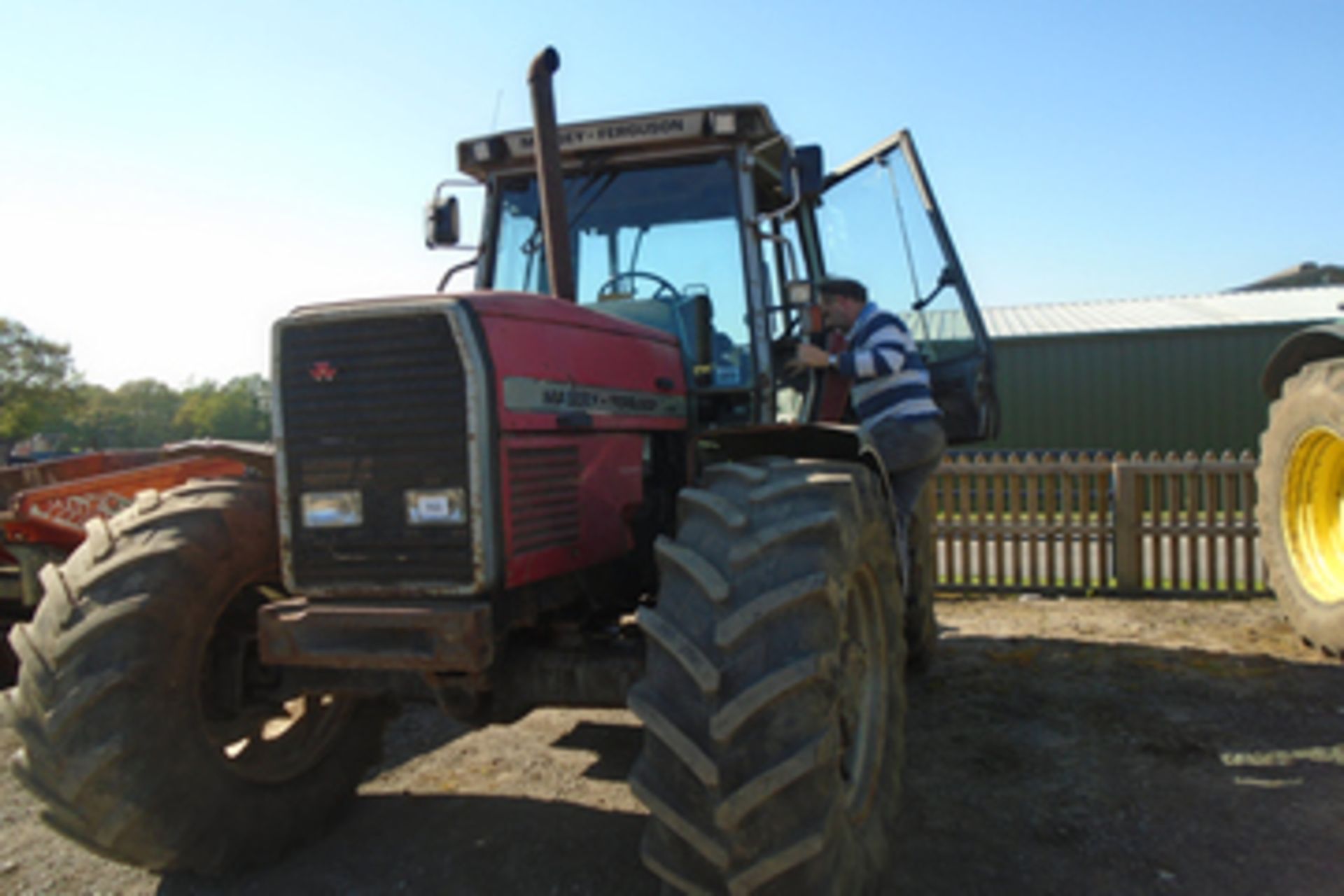 Massey Ferguson 3650 tractor, 90\% back tyres, F640 LFJ, 2847.71 Hrs