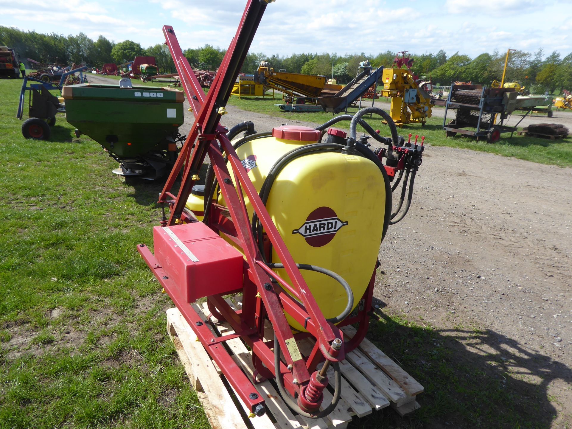 Hardi 300ltr crop sprayer, excellent working order - Image 2 of 4