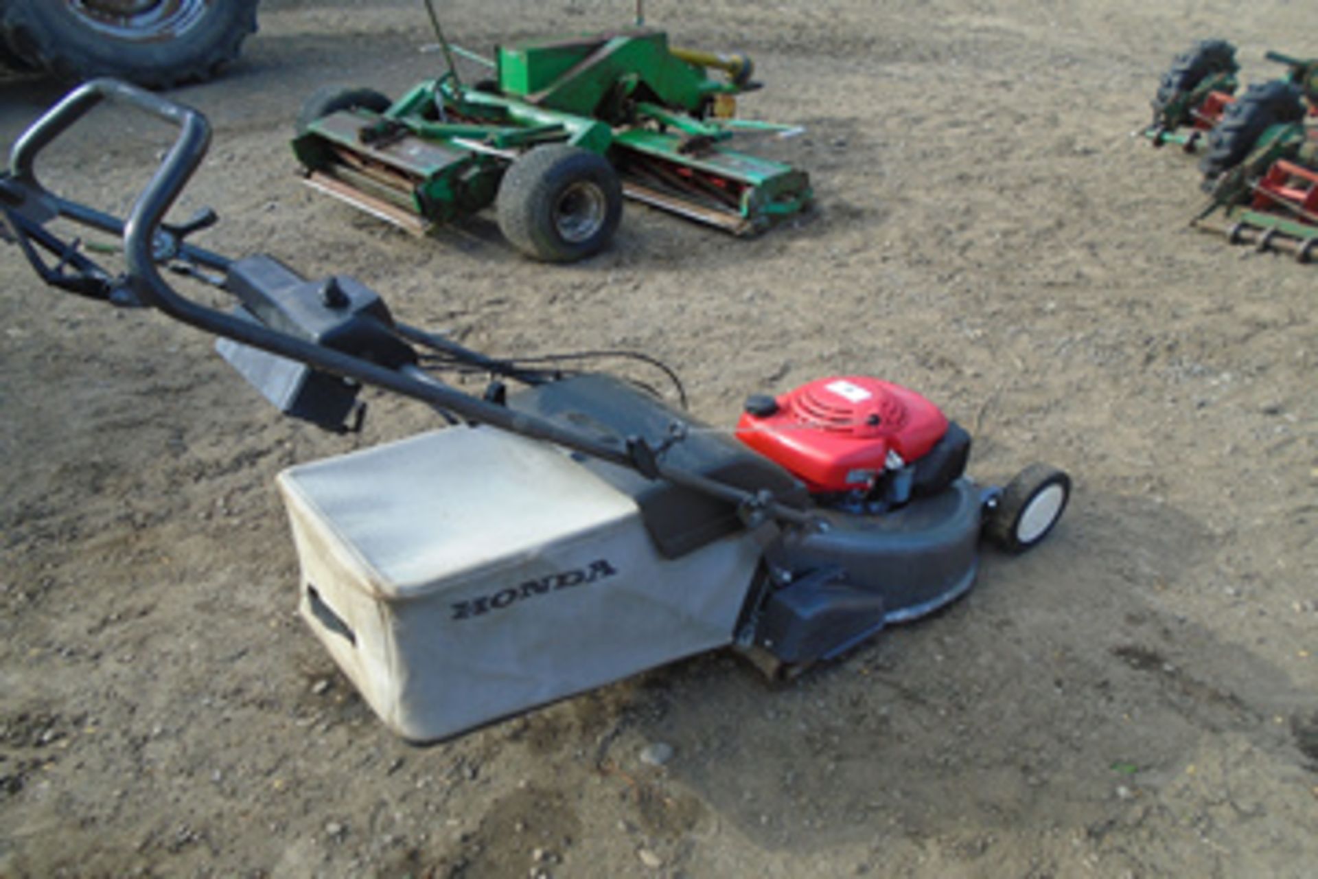 Honda HRD 535 roller drive petrol mower, key start - Image 2 of 4