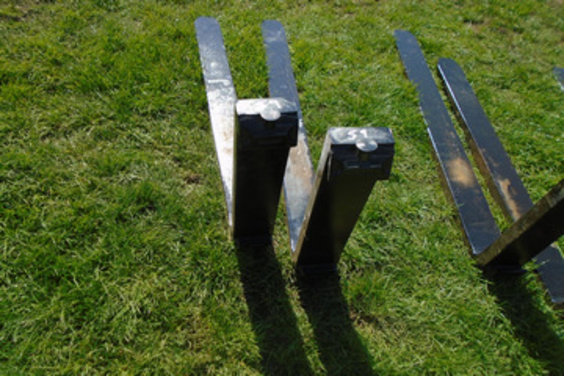 Pair of forklift tines - Image 2 of 2