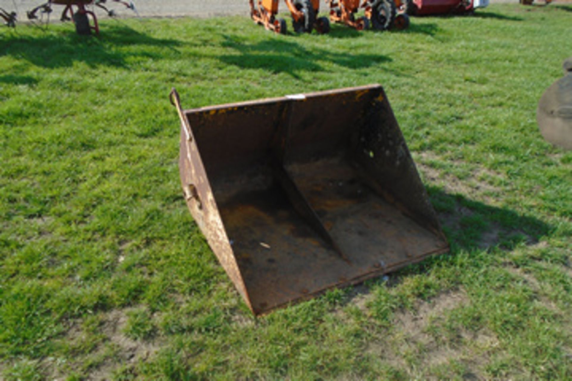 3'6" loader bucket for Ferguson, good order