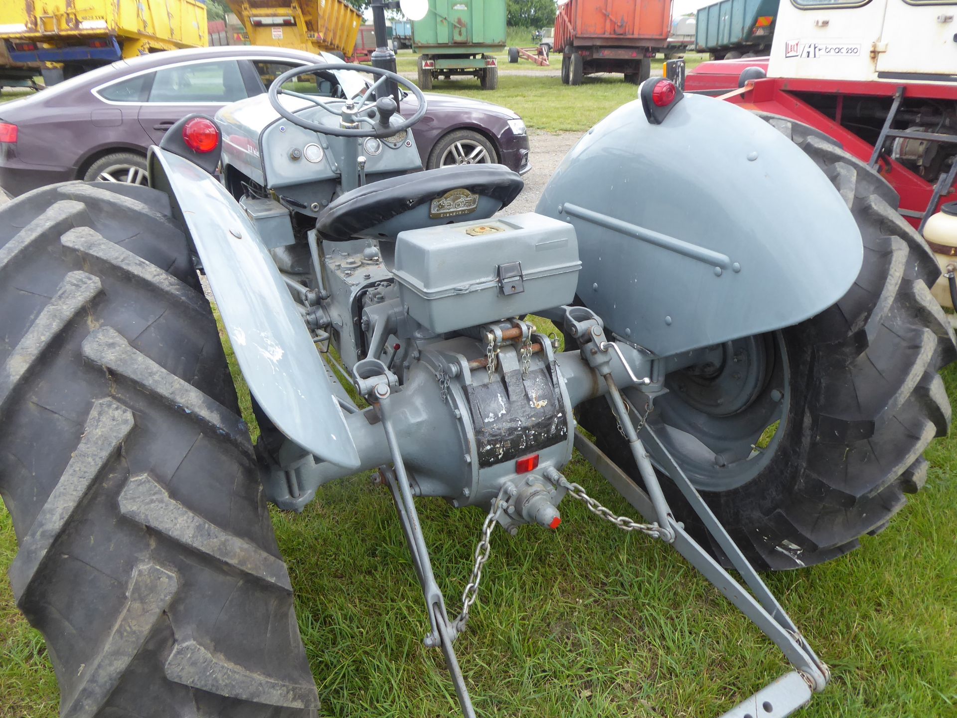 Ferguson tractor petrol/parafin GWO with lights & horn - Image 2 of 3