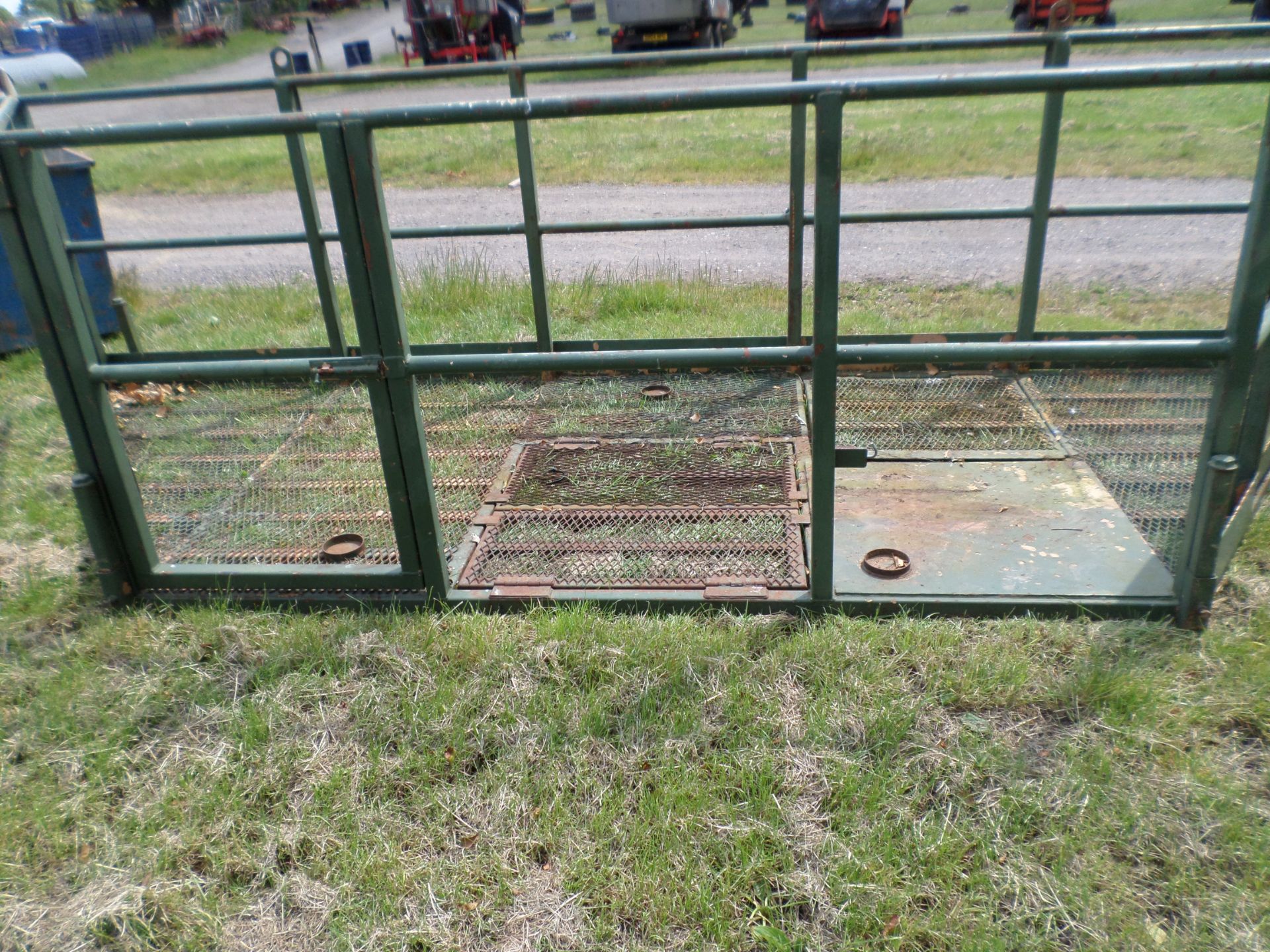 Man platform cage for forklift, not tested - Image 2 of 3