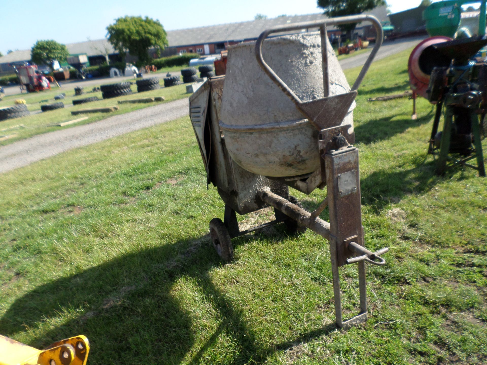 Cement mixer with Lister diesel engine, wo - Image 2 of 2