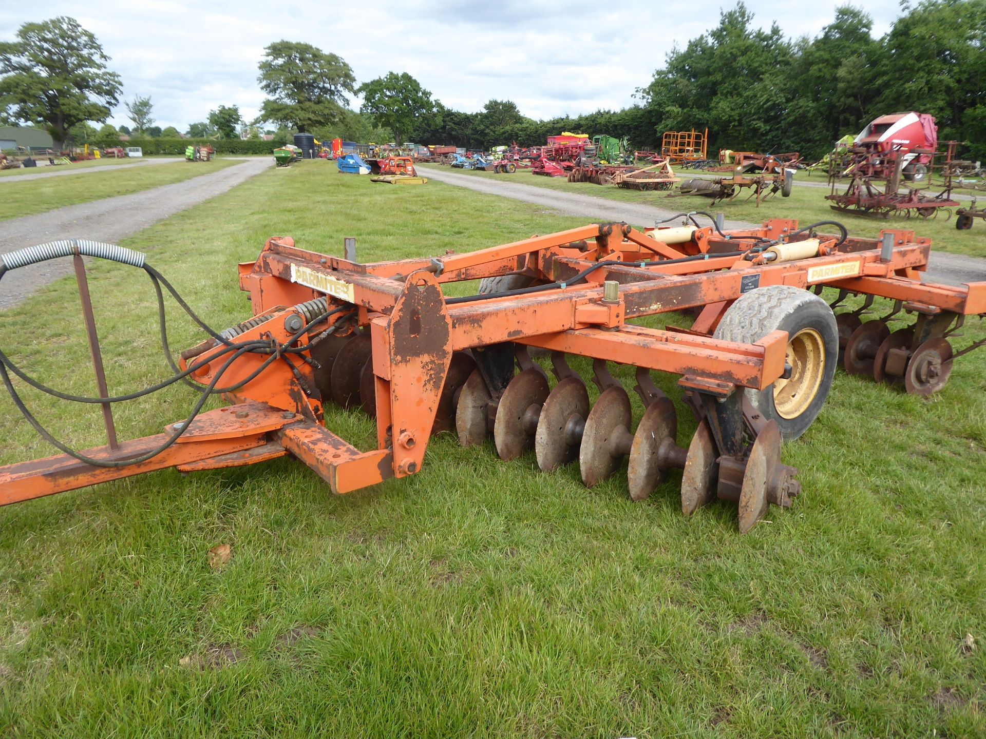 Parmiter Utah 3.25m disc harrows c/w rear drawbar