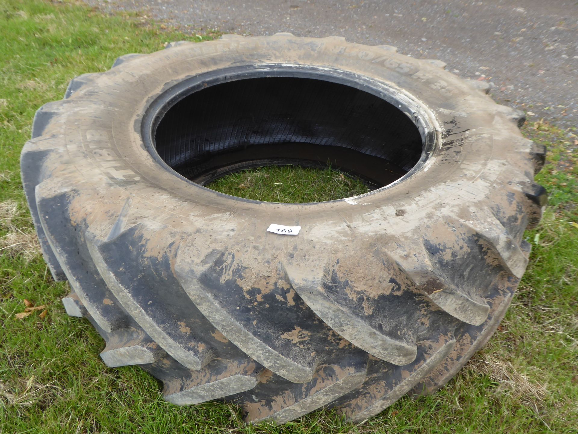 Michelin Agribib used tyre 650/65/38, 70%