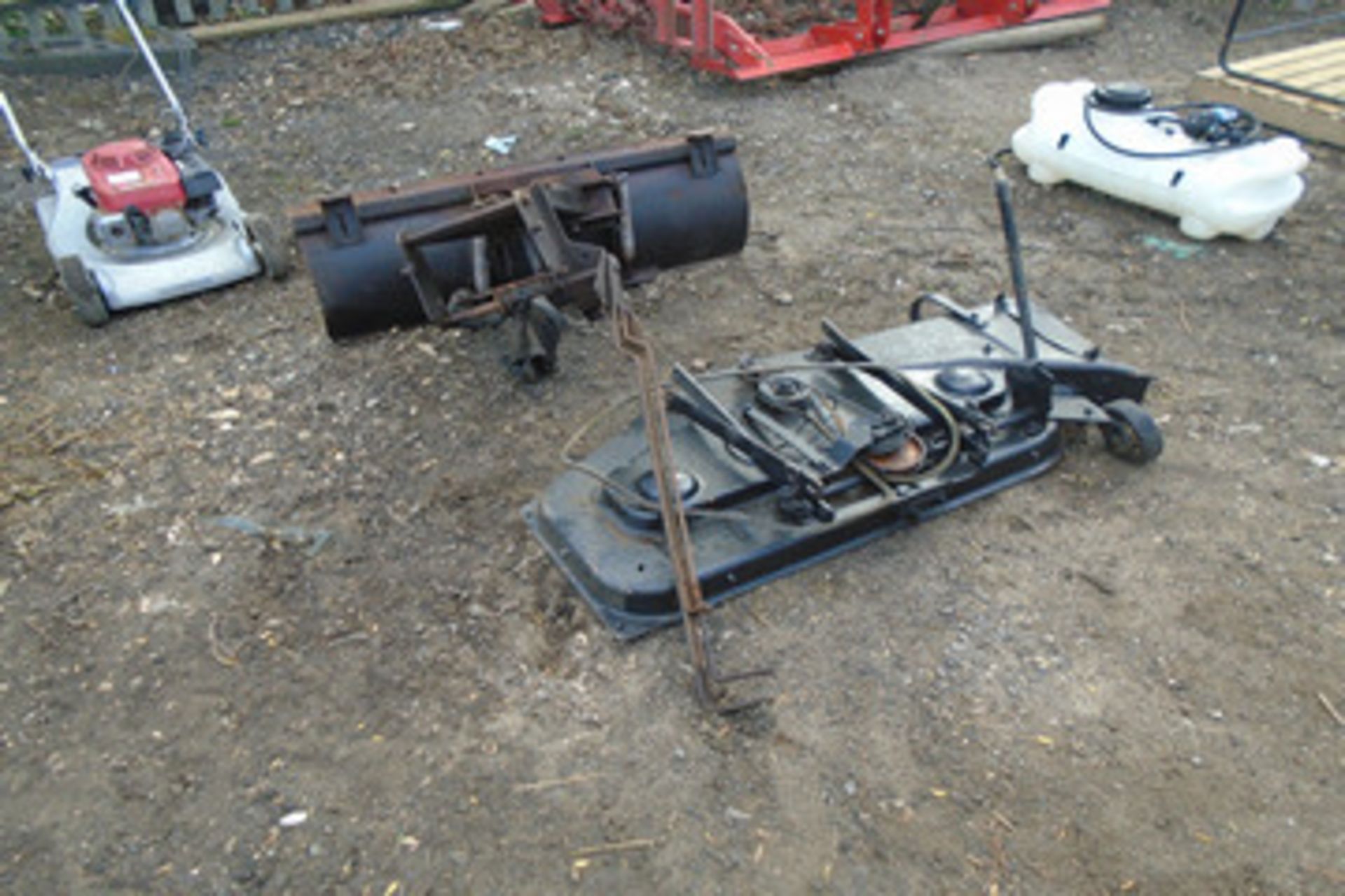 Roper 14 mini tractor with grass cutter and snow plough attachments - Image 4 of 8