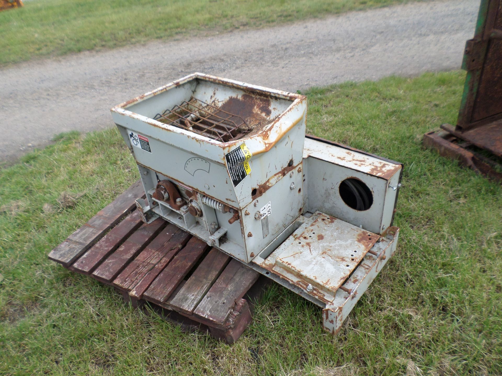 BDC crimper roller mill - Image 2 of 3