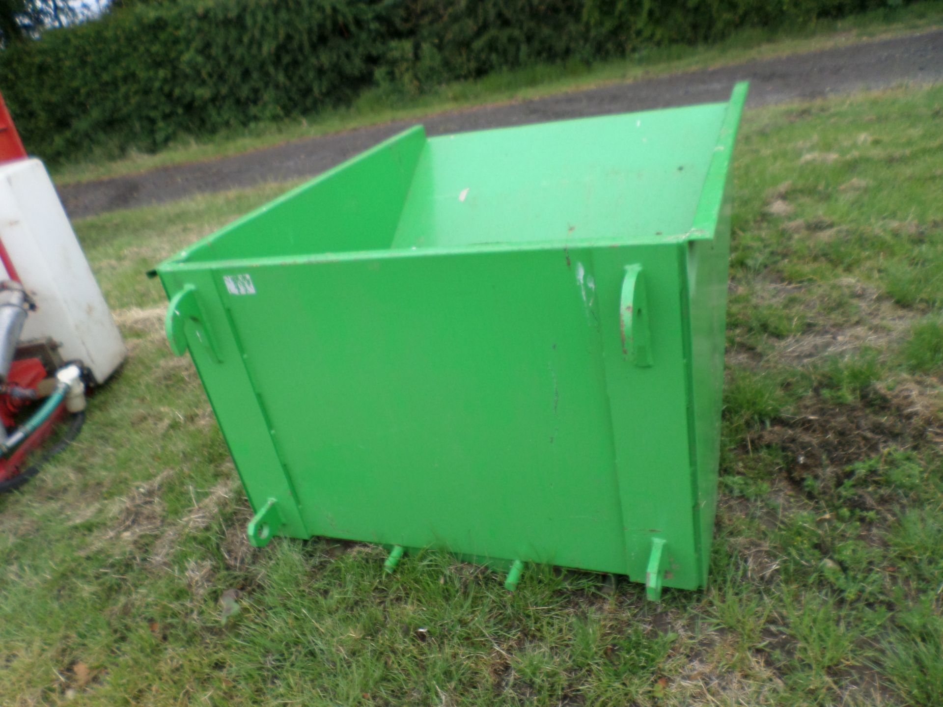 Tipping transport bucket for telehandler on JCB brackets, 2019