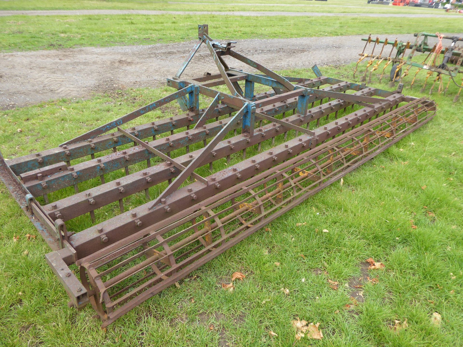 4m Dutch harrow, straight tines & rear crumbler - Image 2 of 2