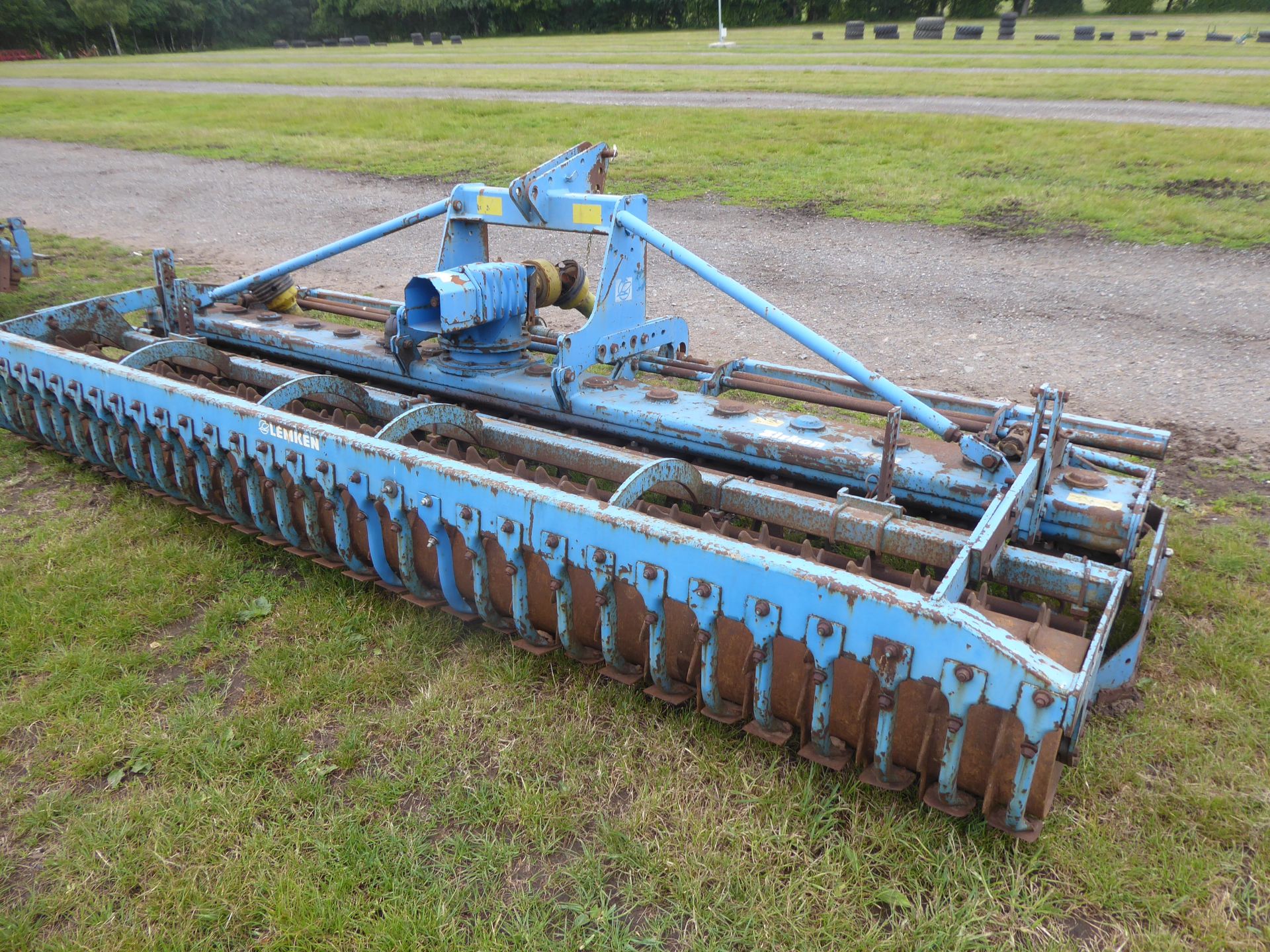 Lemken Zircon 4m power harrow, used this spring - Image 3 of 4