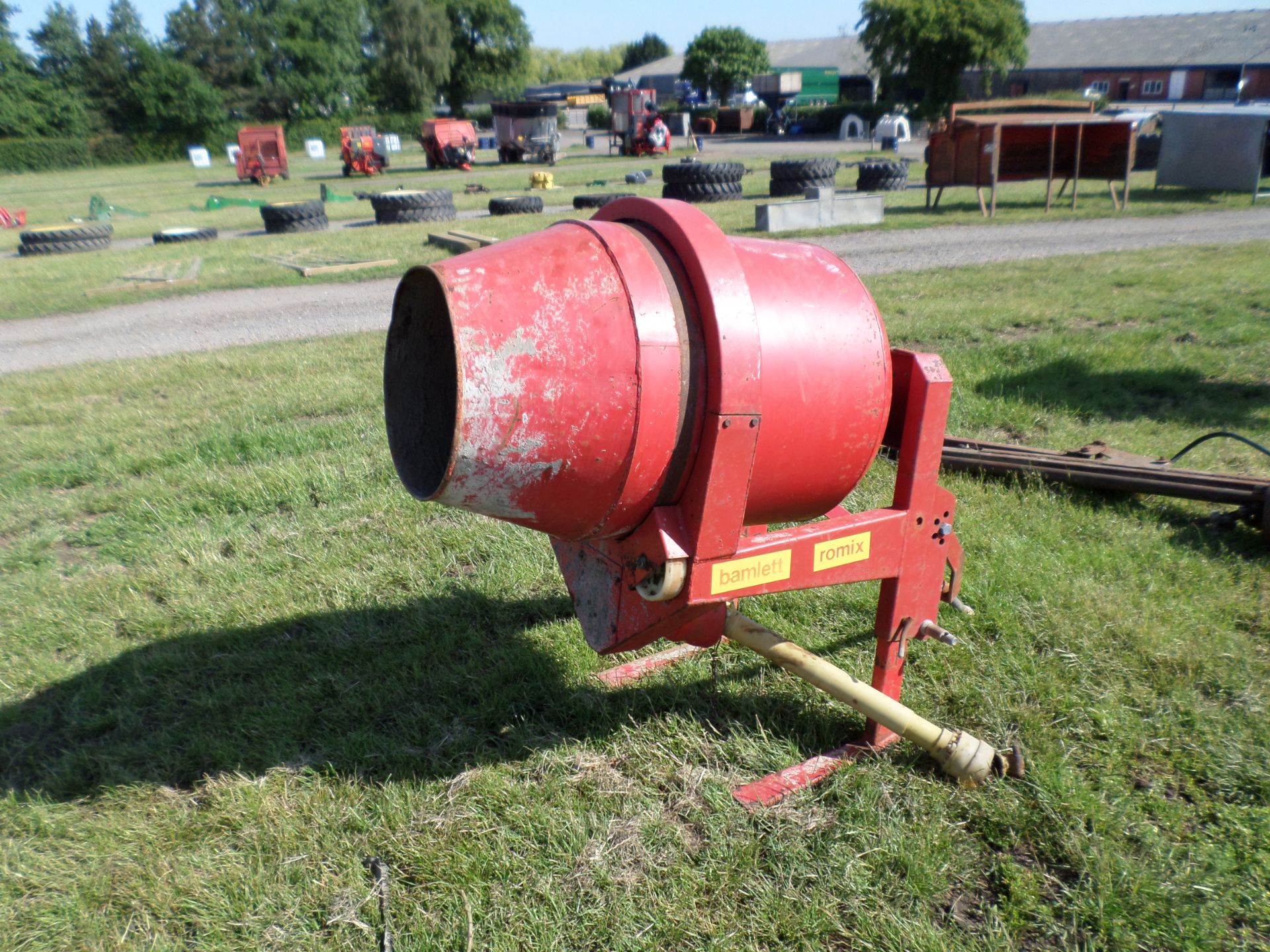 Bamlett 3 point linkage cement mixer C/W PTO shaft - Image 2 of 3