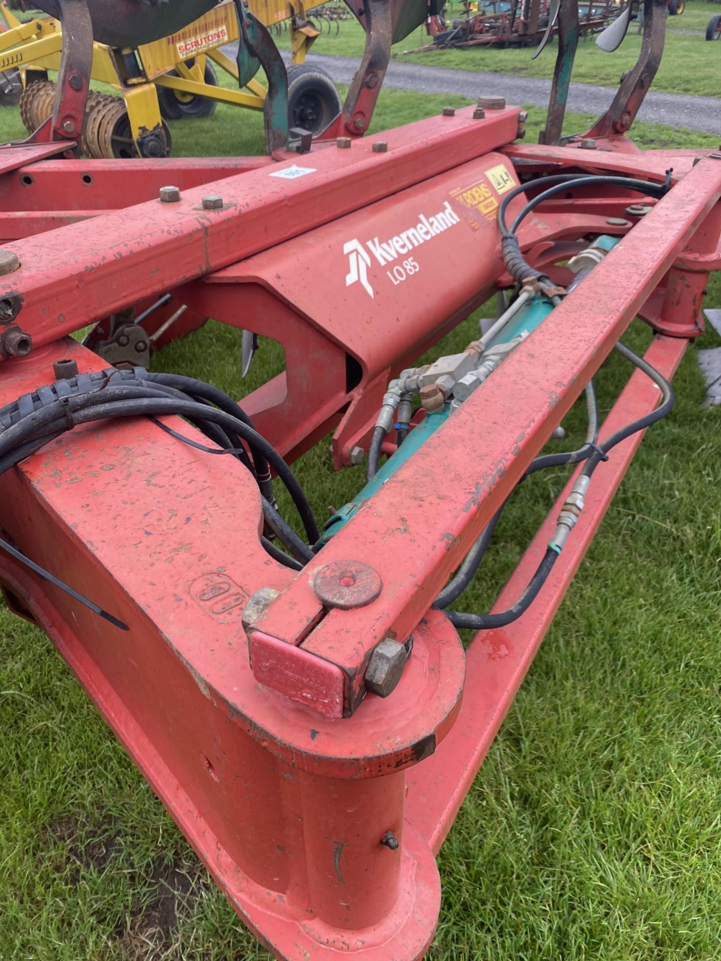 Kverneland LO 85/300 6 +1 on land in furrow plough - Image 8 of 9