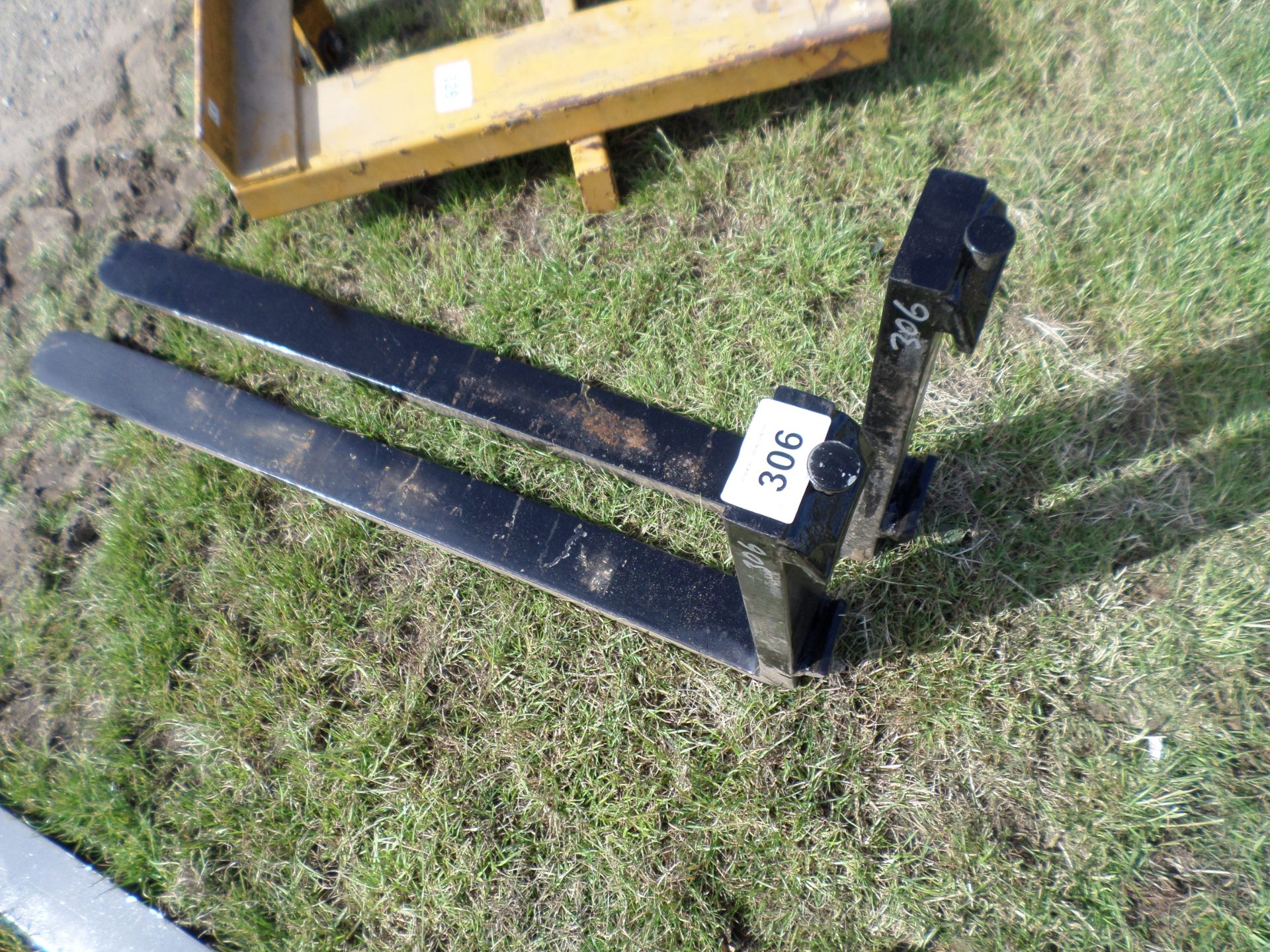 Pair of forklift tines