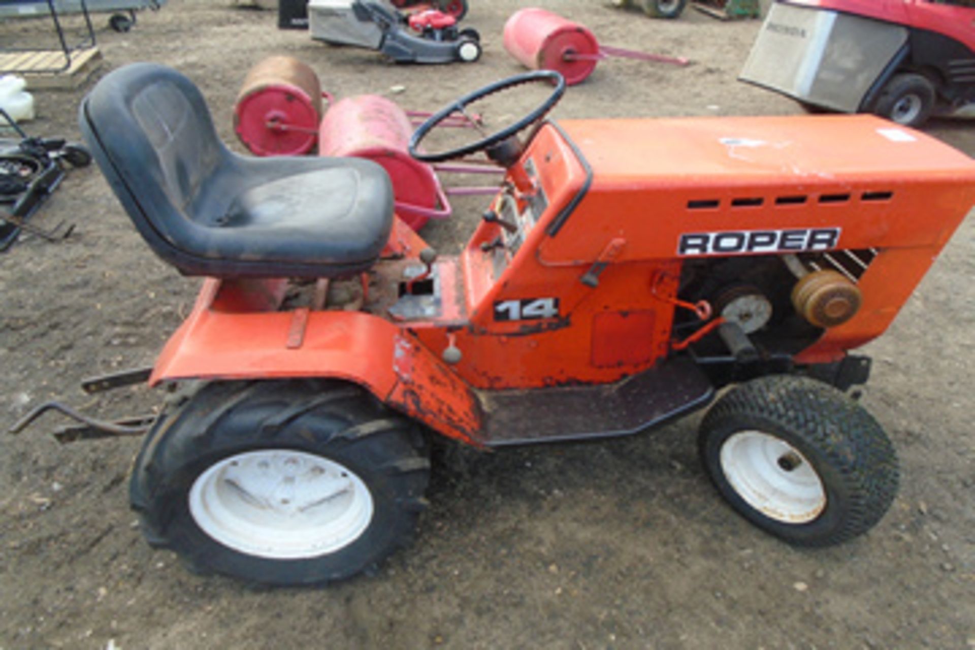 Roper 14 mini tractor with grass cutter and snow plough attachments - Image 8 of 8