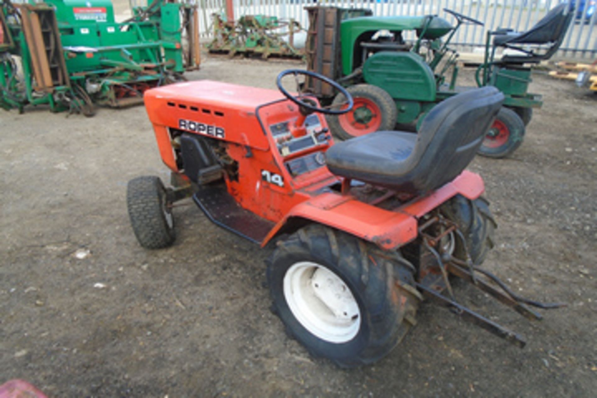 Roper 14 mini tractor with grass cutter and snow plough attachments - Image 5 of 8