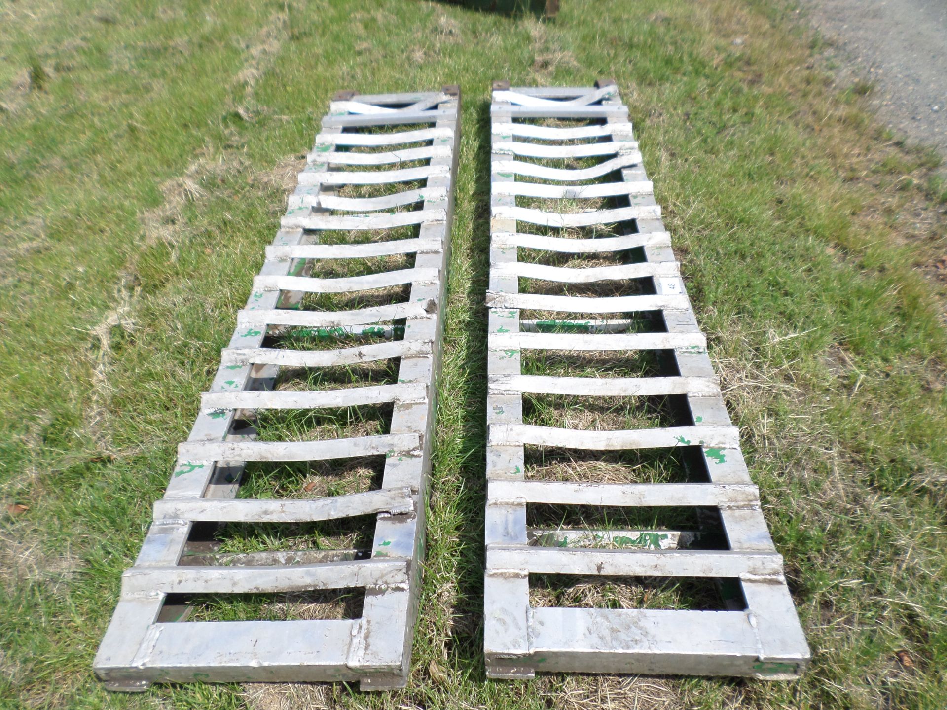 Pair of alloy loading ramps - Image 2 of 6