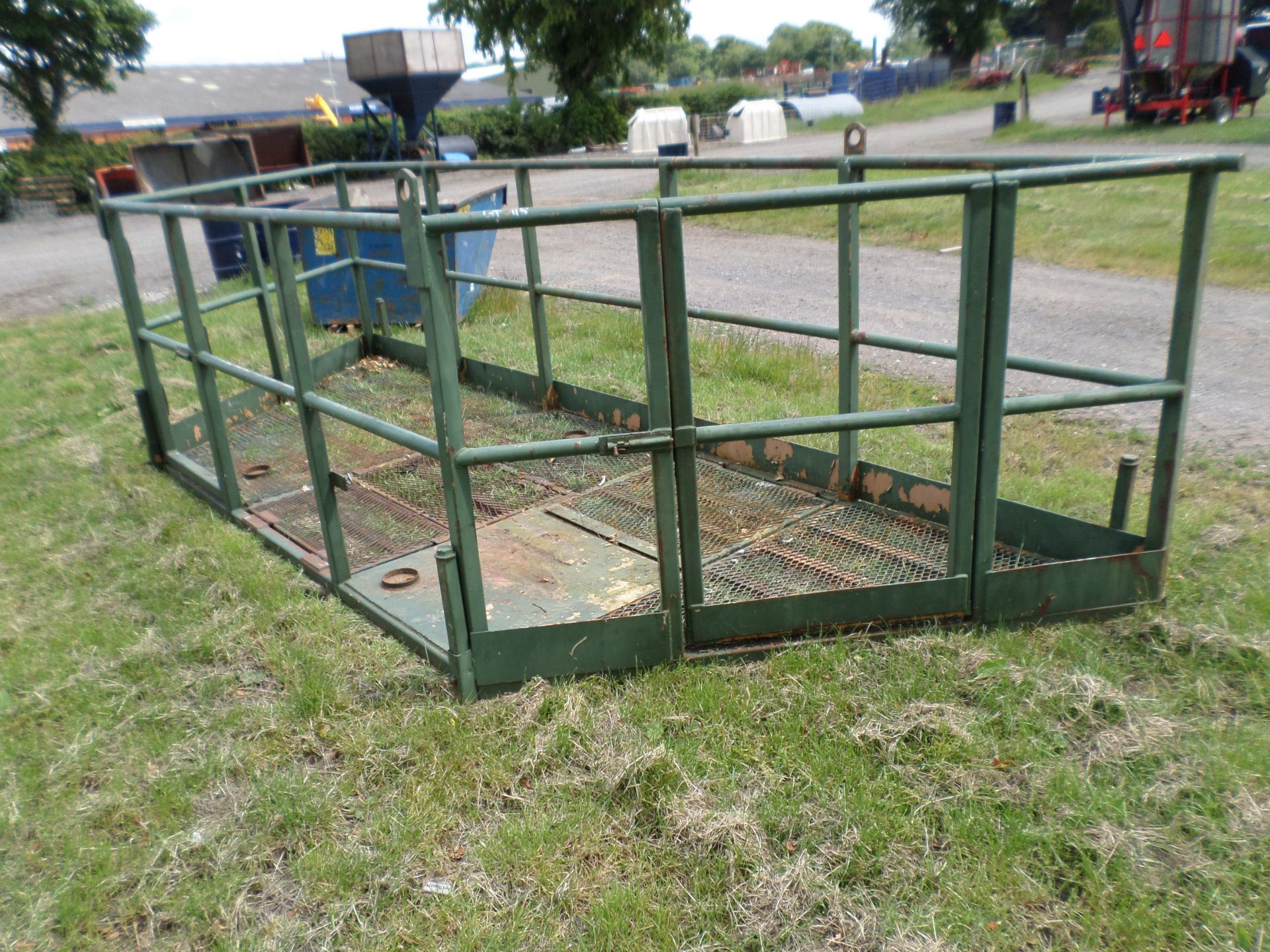 Man platform cage for forklift, not tested - Image 3 of 3