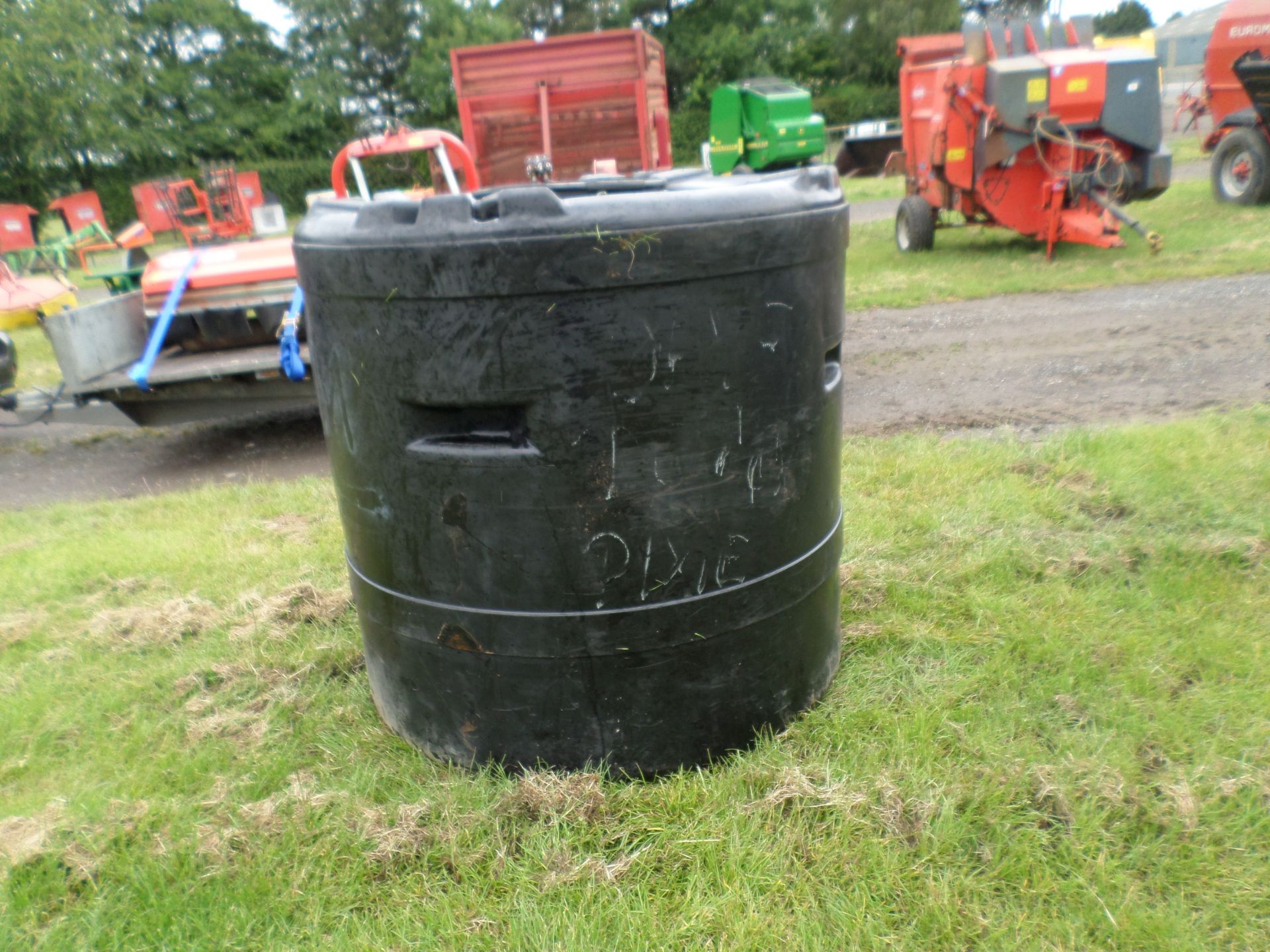 400 gallon water tank - Image 2 of 3