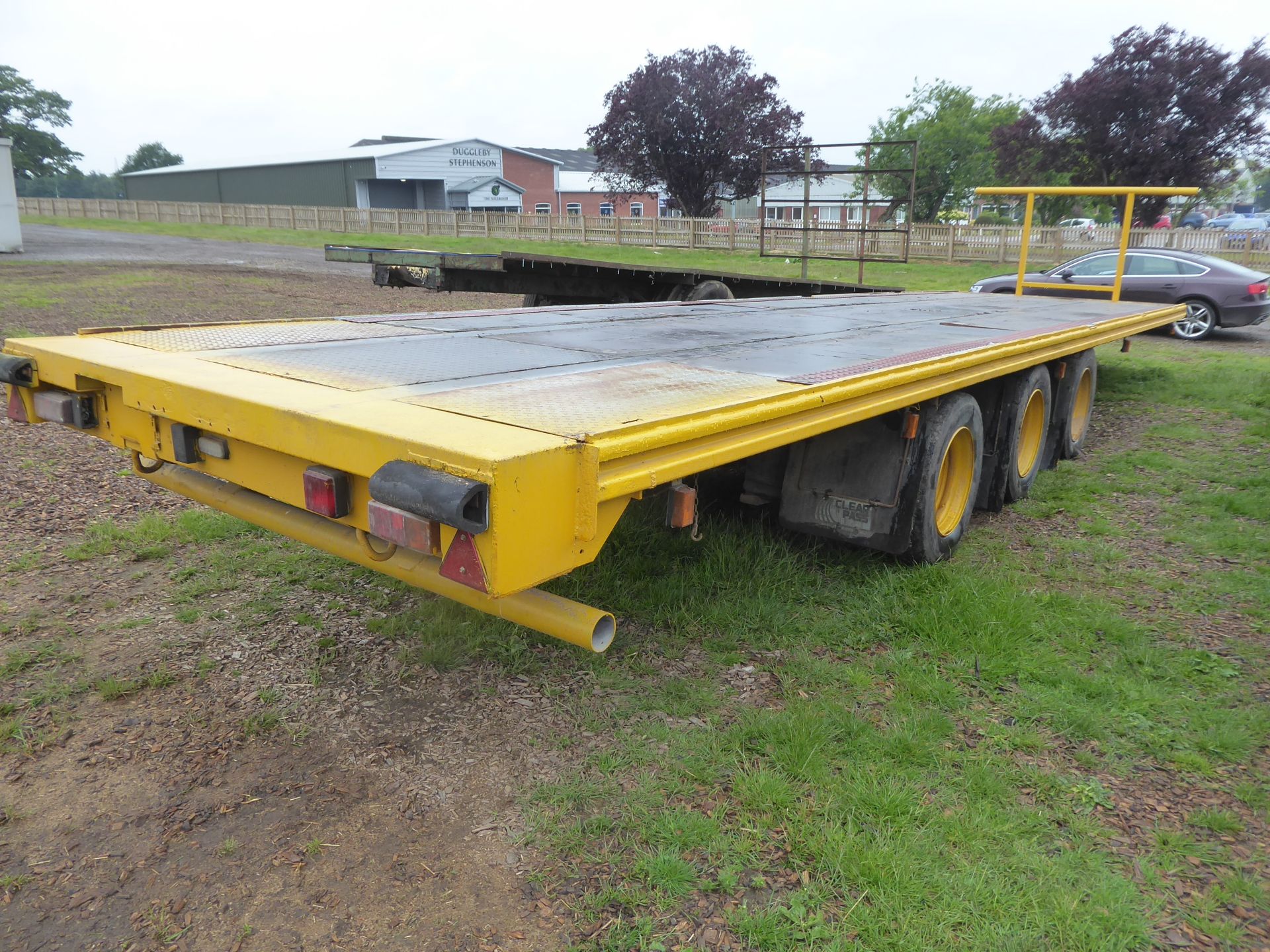 34ft flat trailer, converted to drawbar with tractor towing eye, low ride height, 19" wheels, tri- - Image 2 of 2