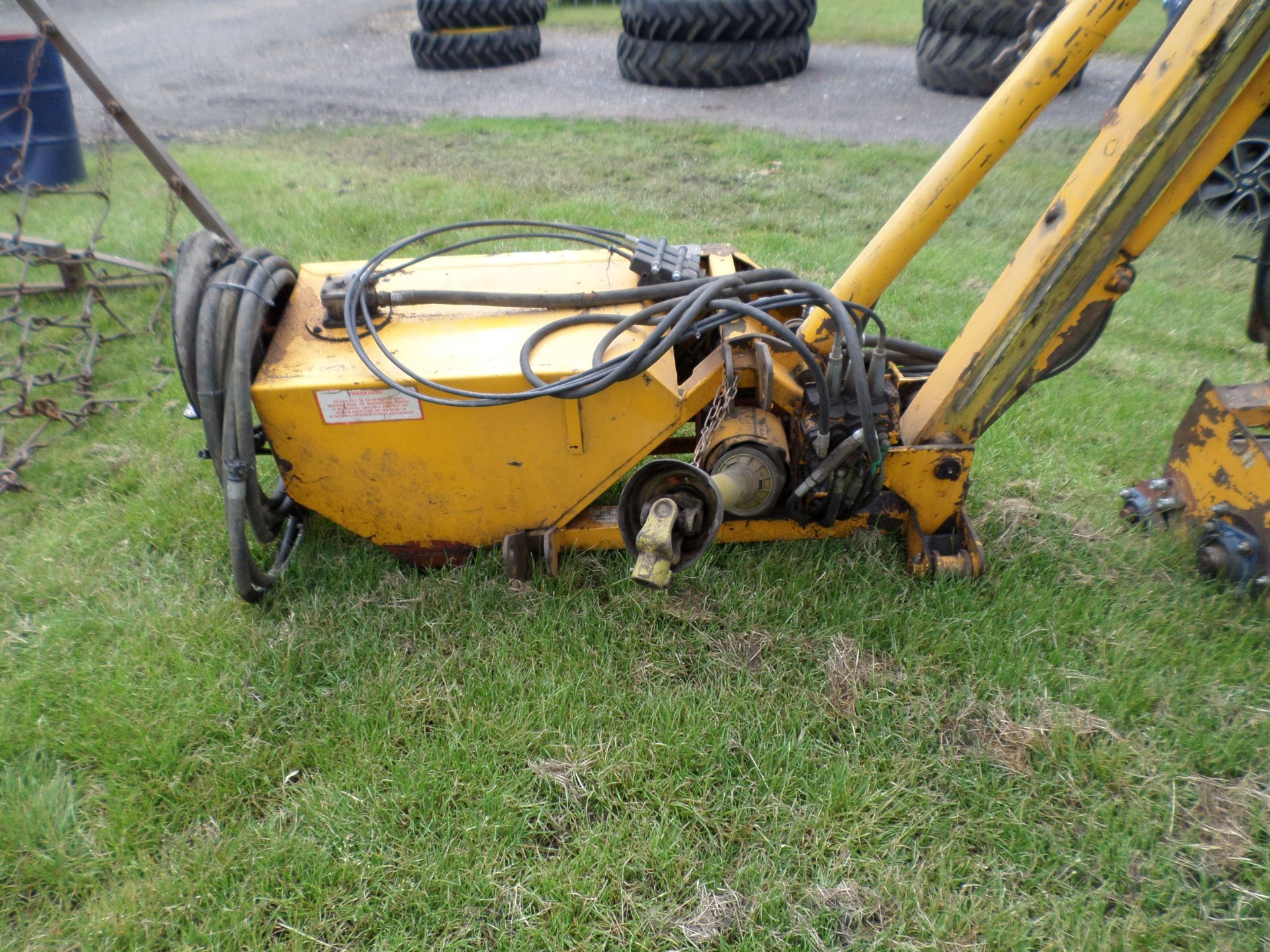 Bomford B457 hedge cutter c/w spare hoses - Image 2 of 3