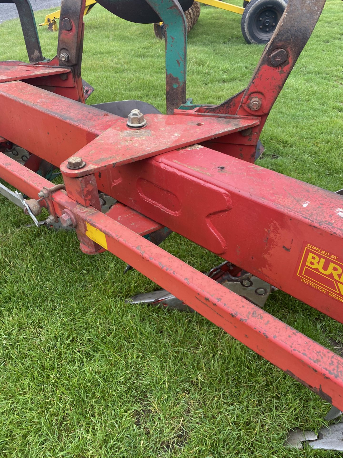 Kverneland LO 85/300 6 +1 on land in furrow plough - Image 7 of 9