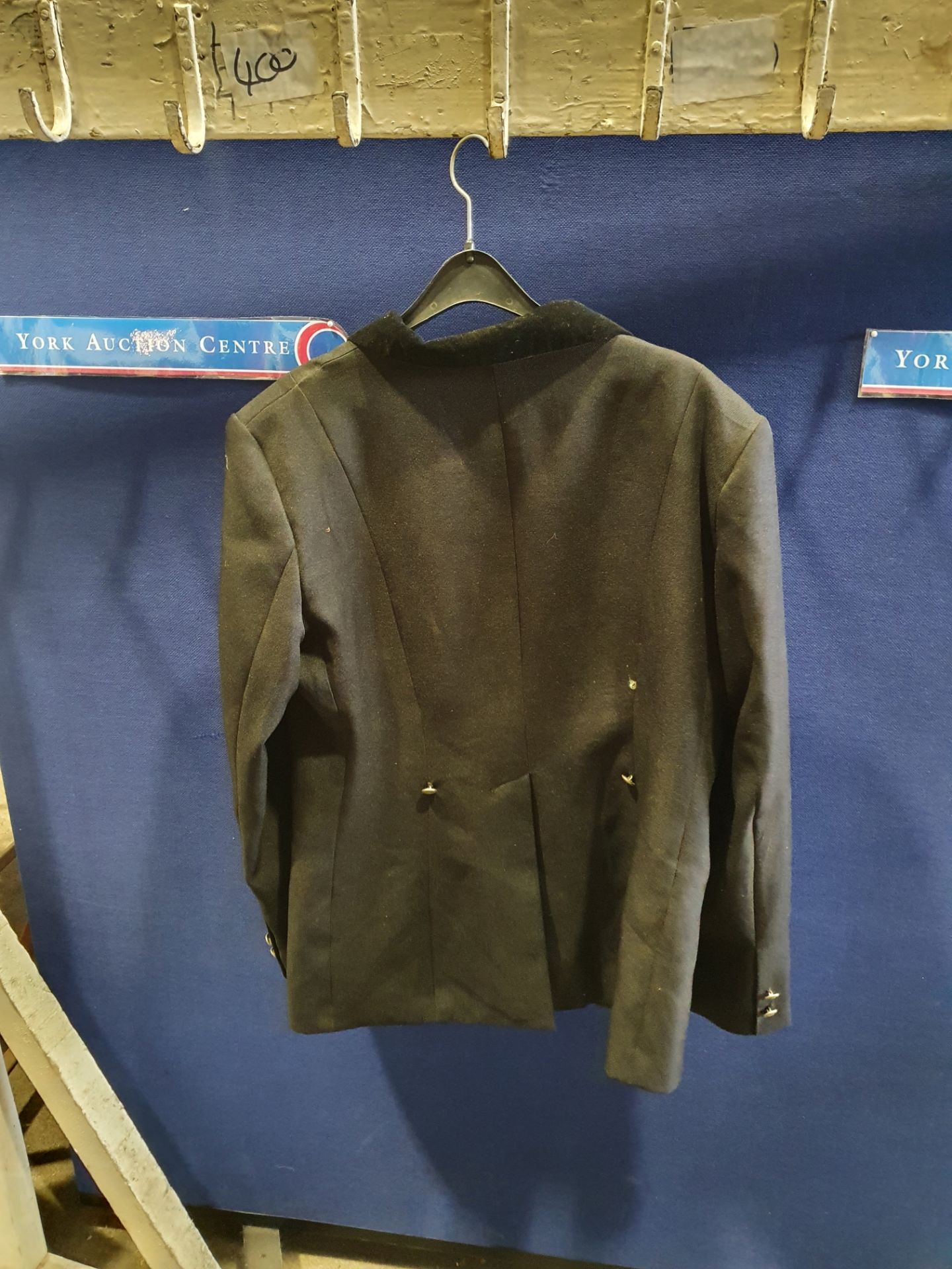 42" black Dublin show jacket - Image 2 of 2