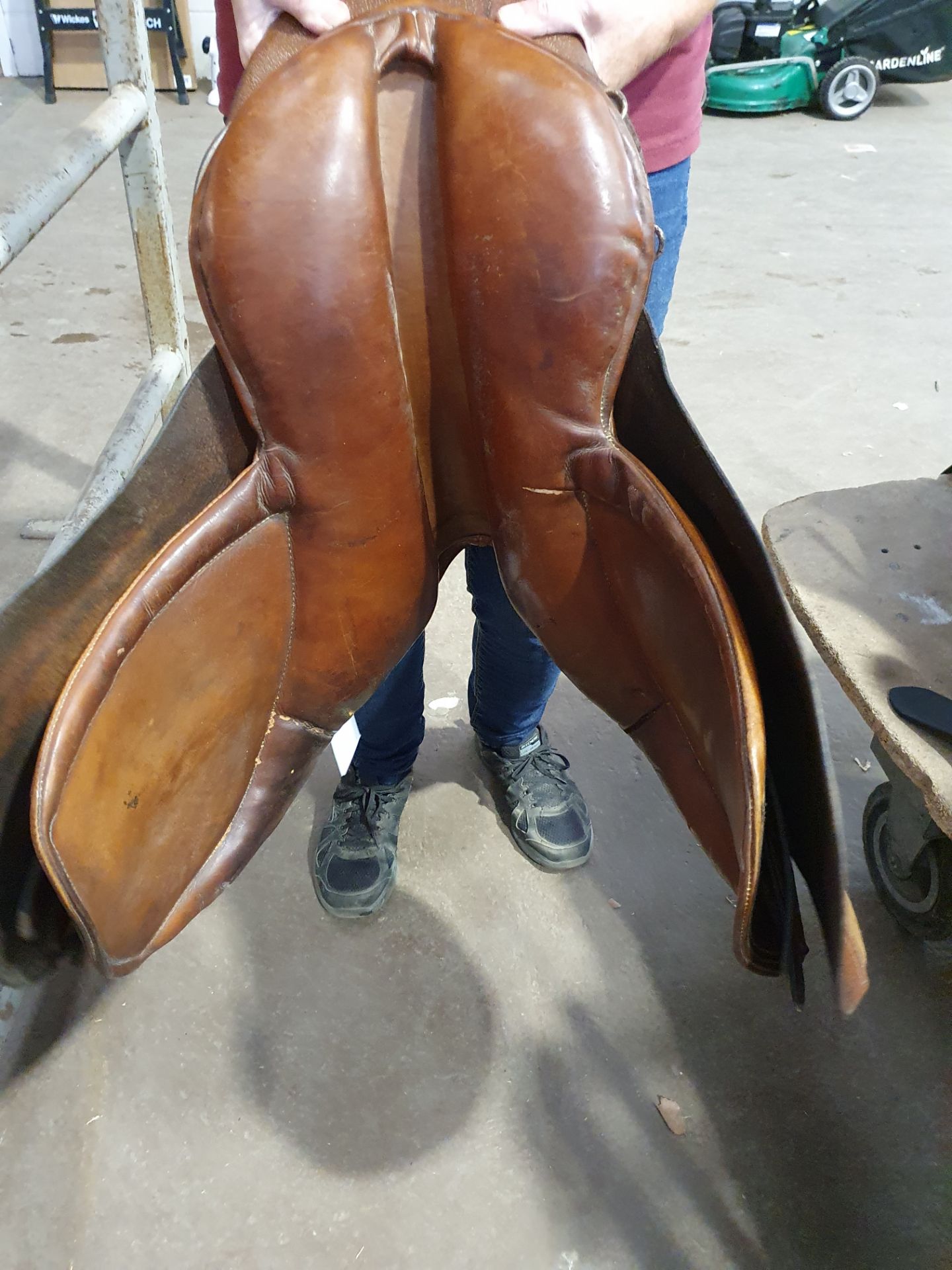 17" brown saddle - Image 2 of 3