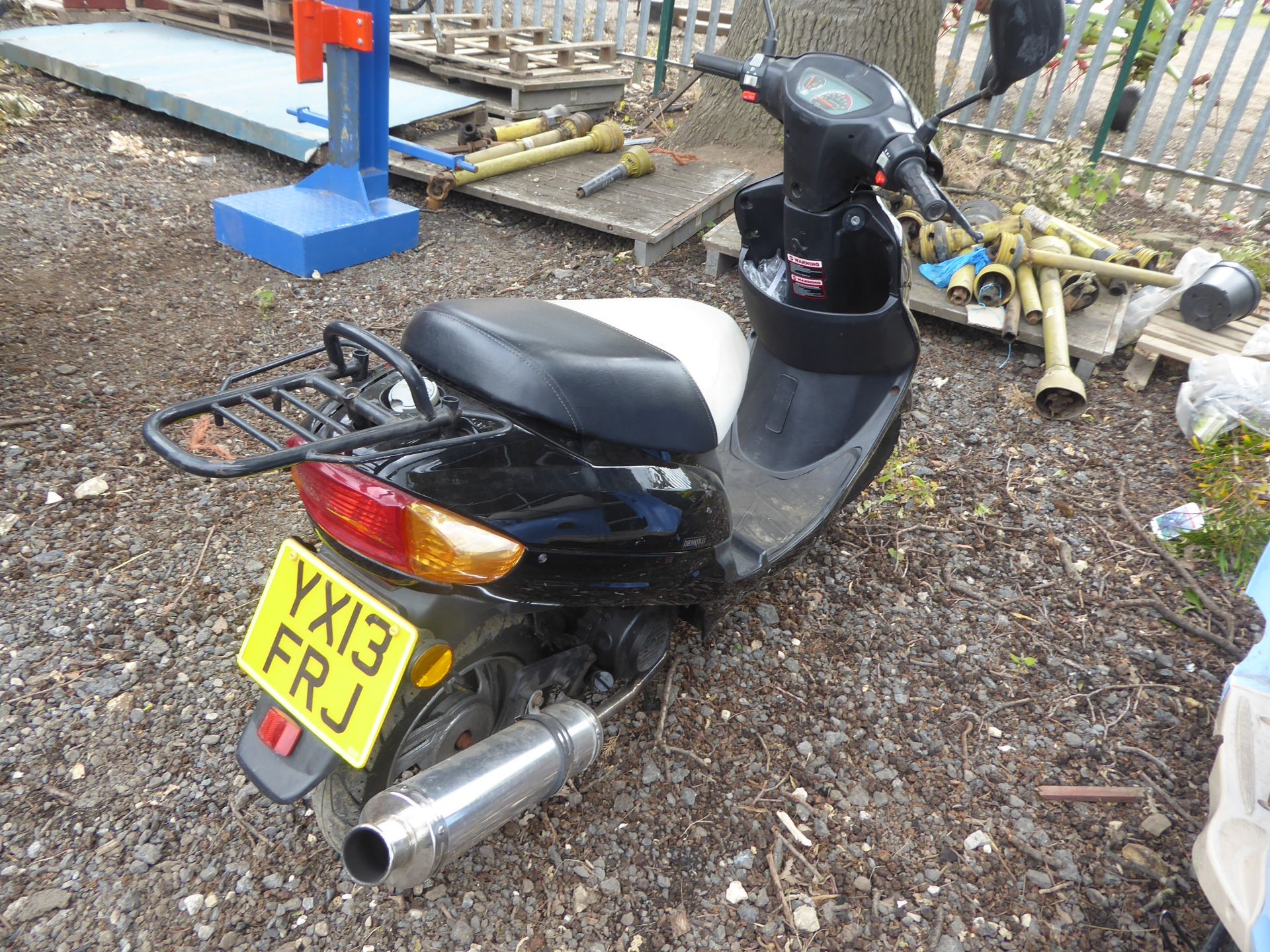 2013 Direst Bikes 50cc Moped, test till May 2021, runs and drives - Image 3 of 3