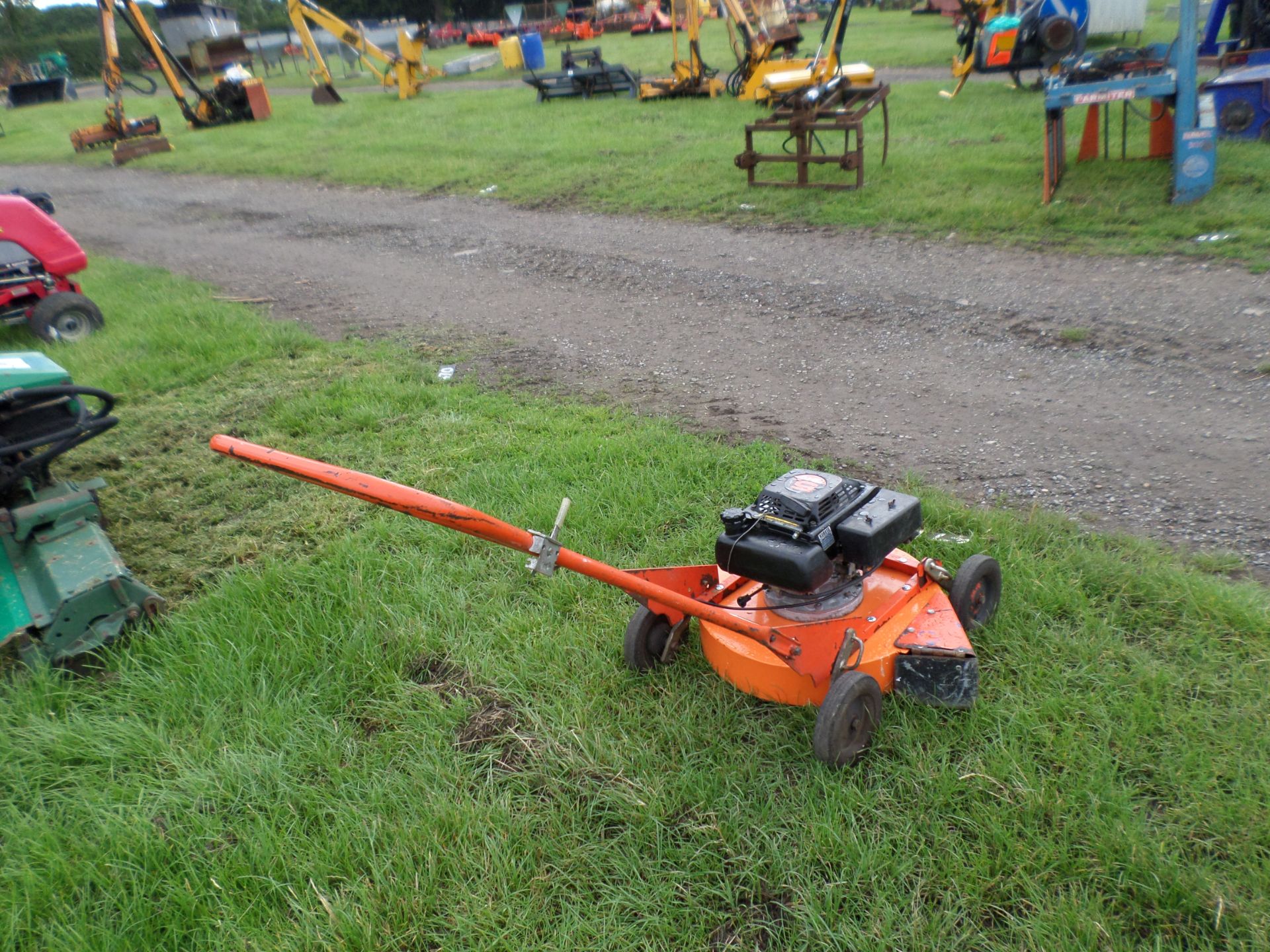 Kubota petrol mower NO VAT - Image 2 of 2