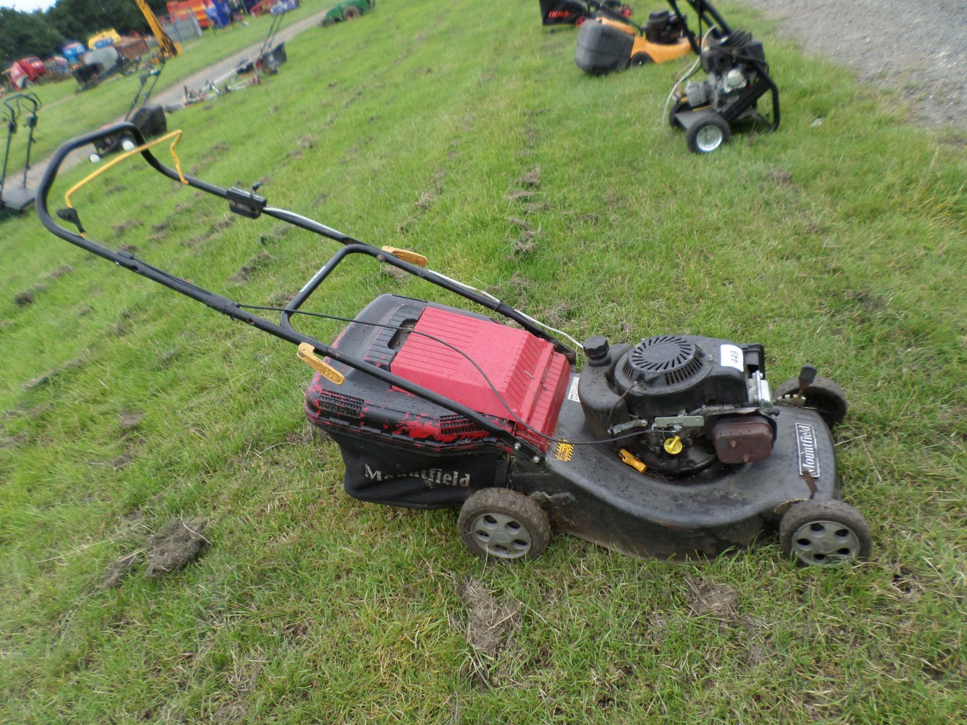 Petrol lawnmower NO VAT - Image 2 of 3