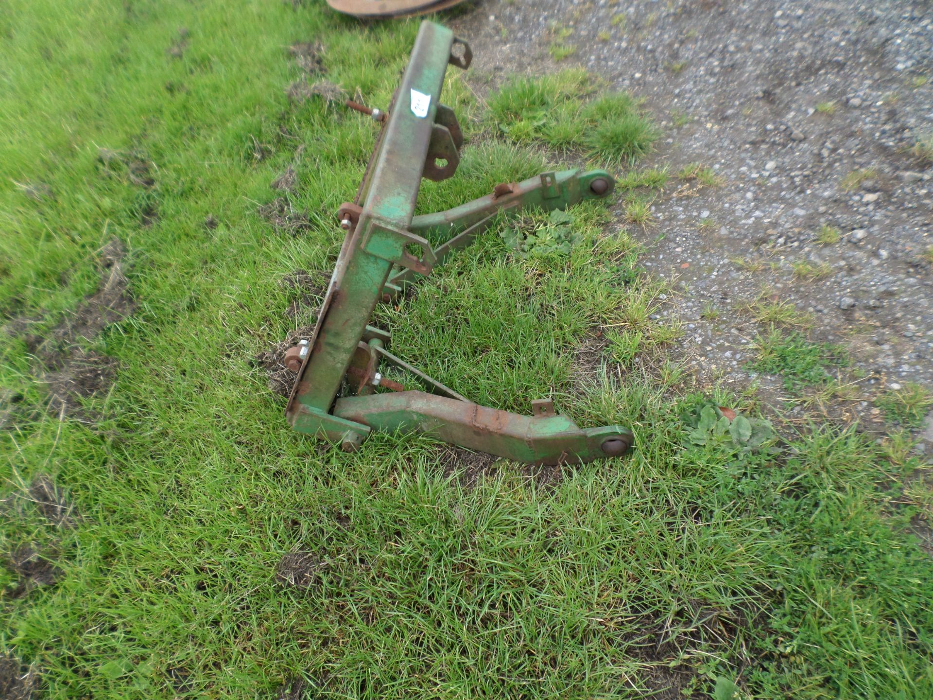 Tractor front linkage, frame and arms - Image 3 of 3