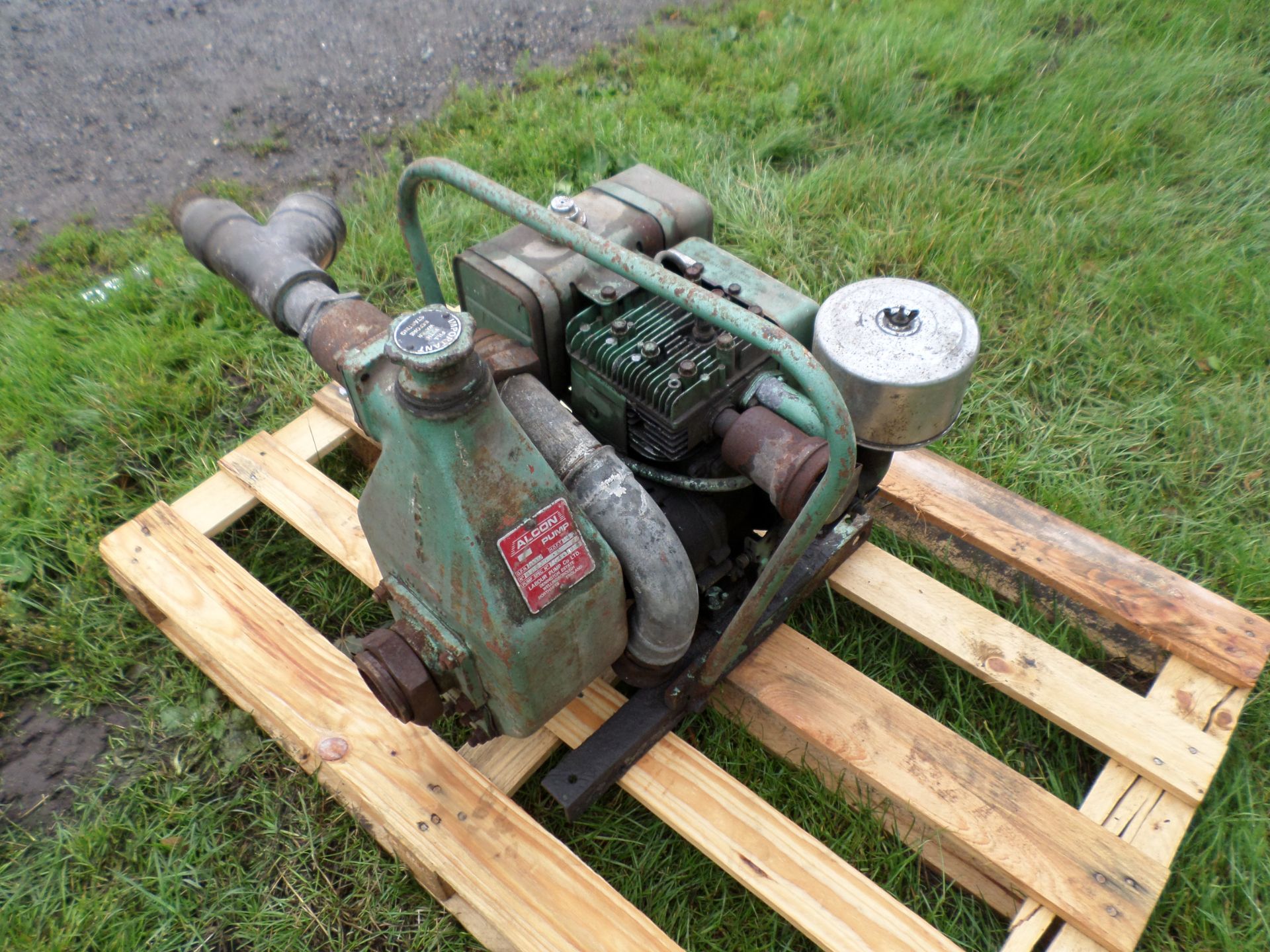 2" petrol Alcon water pump - Image 2 of 2