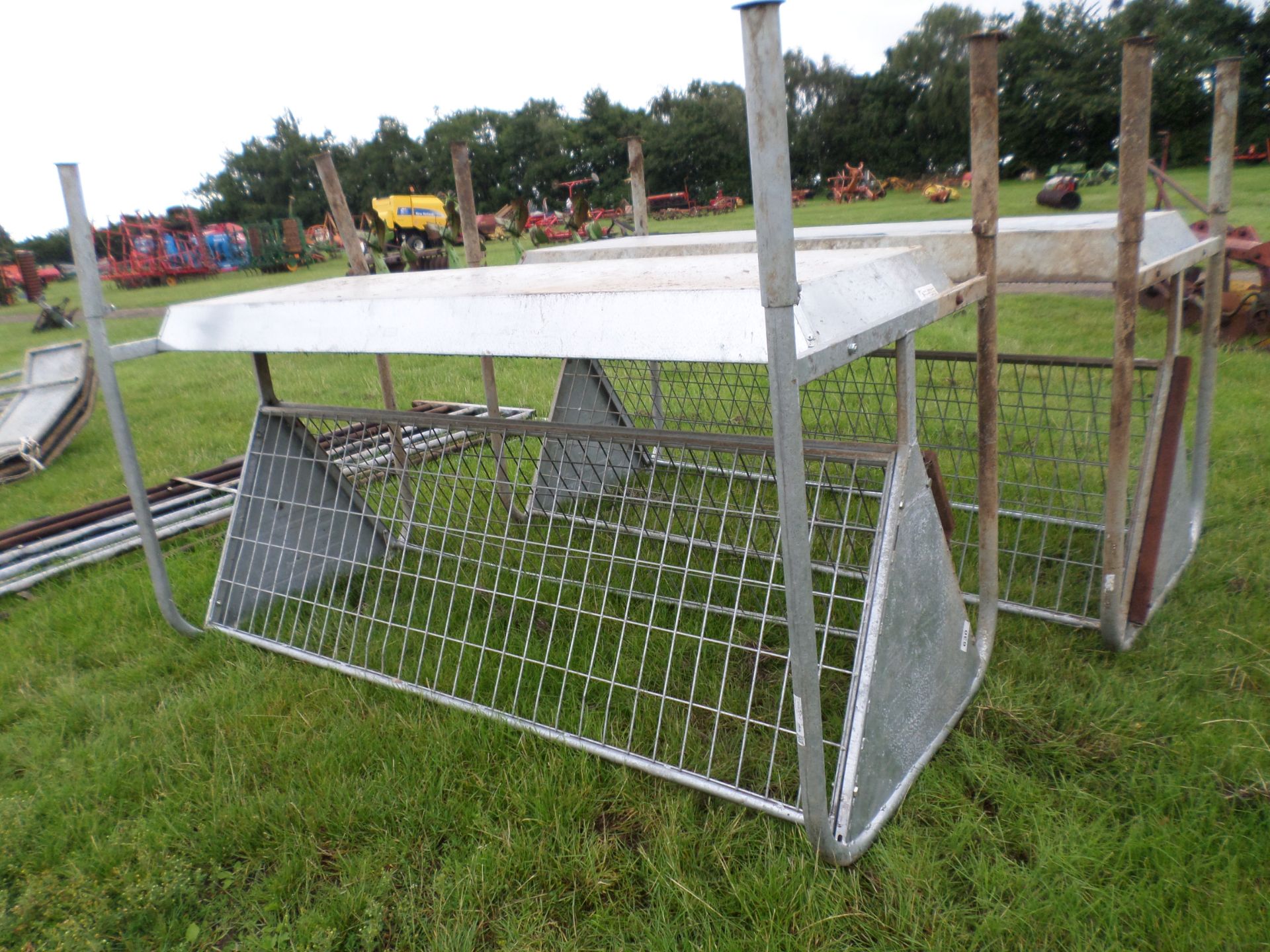 2 x 8ft IAE portable rack/hanger cattle units