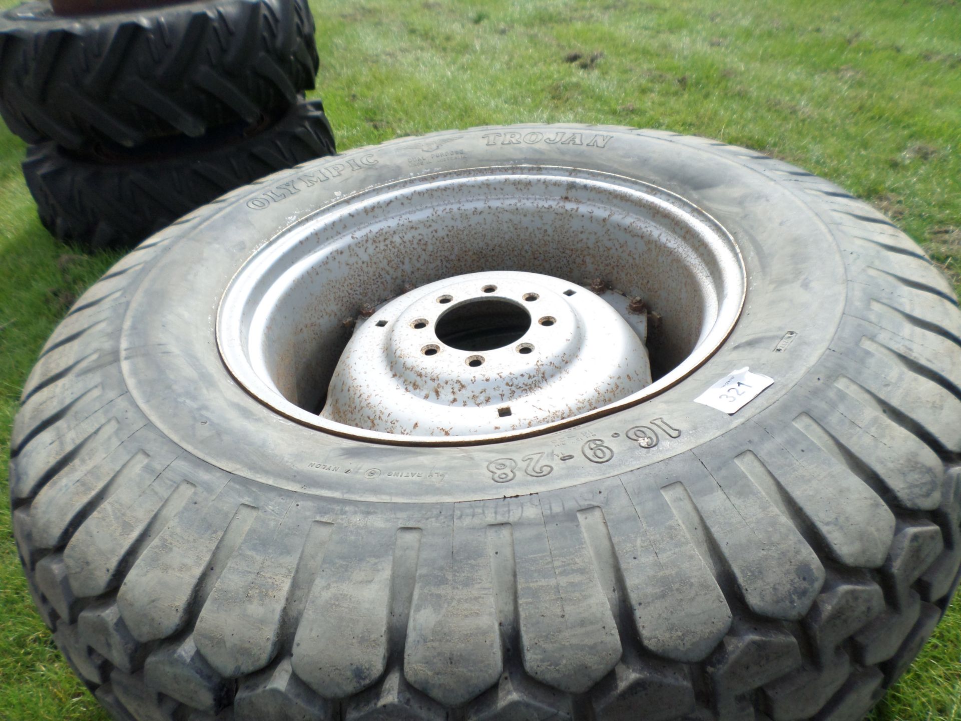 Pair of MF, IH or JD turf wheels, 80\%, good,16.9/28 - Image 2 of 2