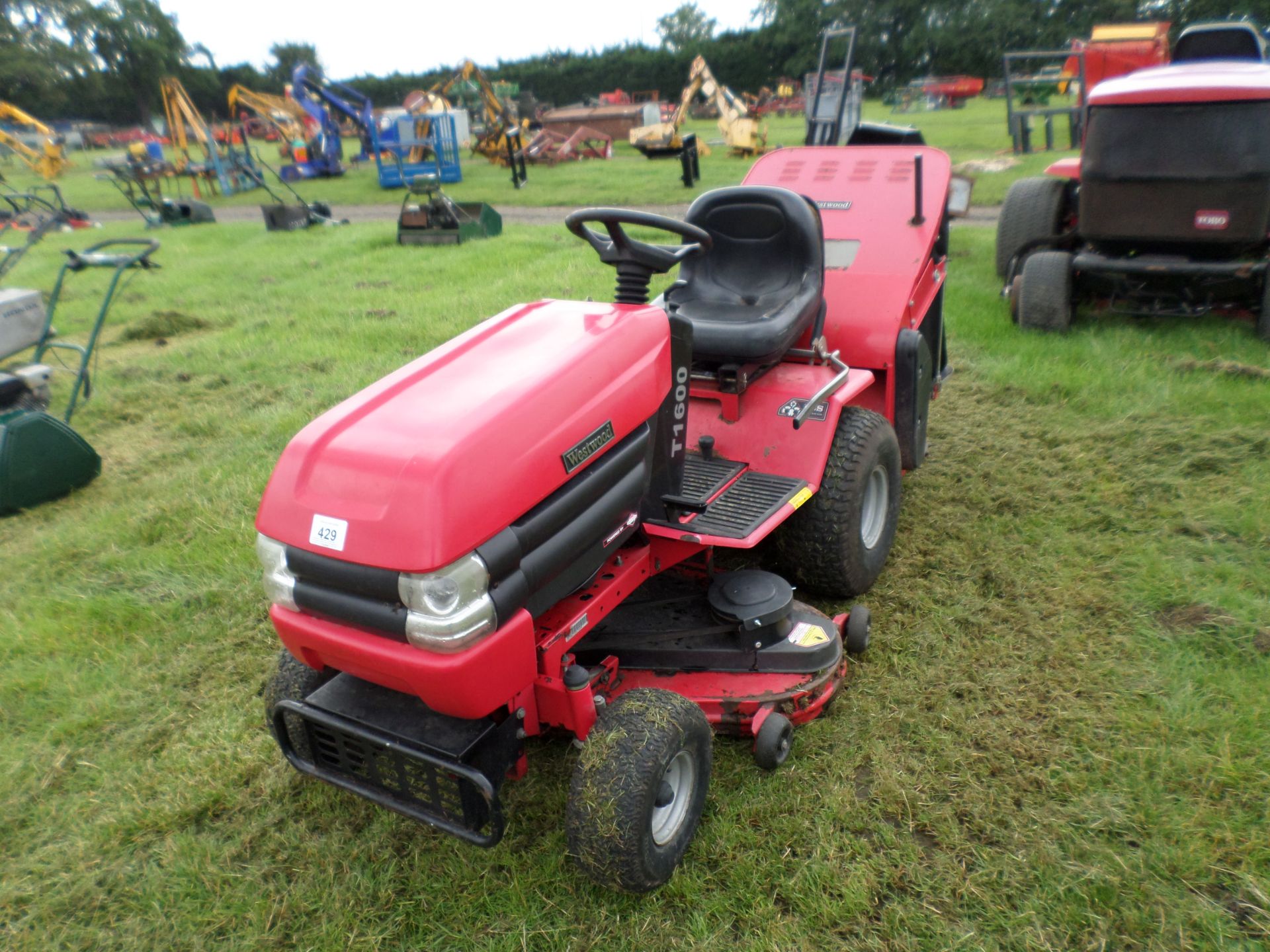 Westwood T1600 ride on mower part exchange machine used this season but not serviced, owers manual &