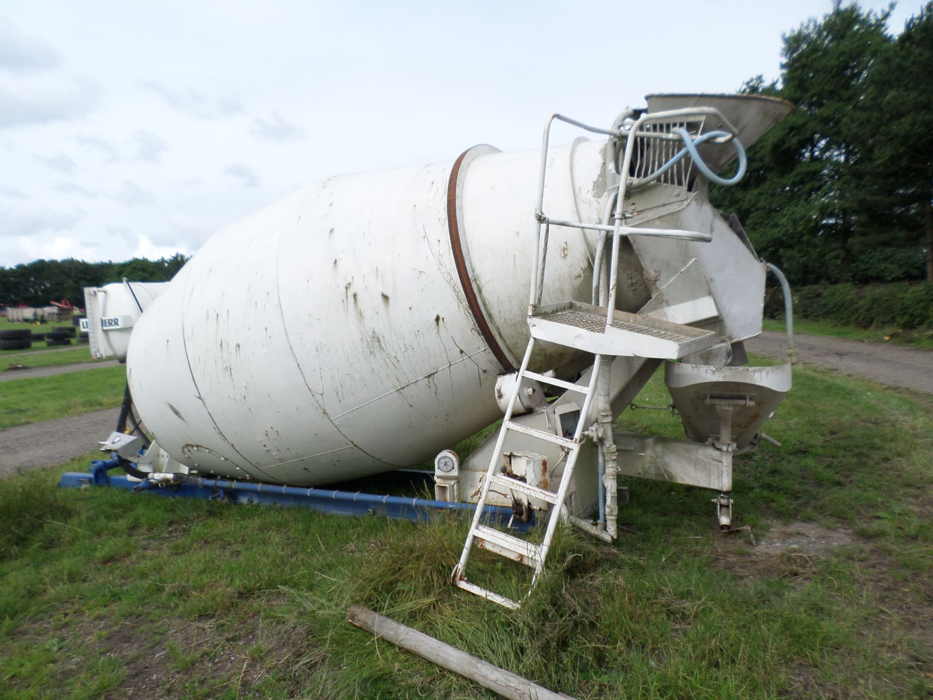 6cu.m. Concrete mixer mounted on subframe