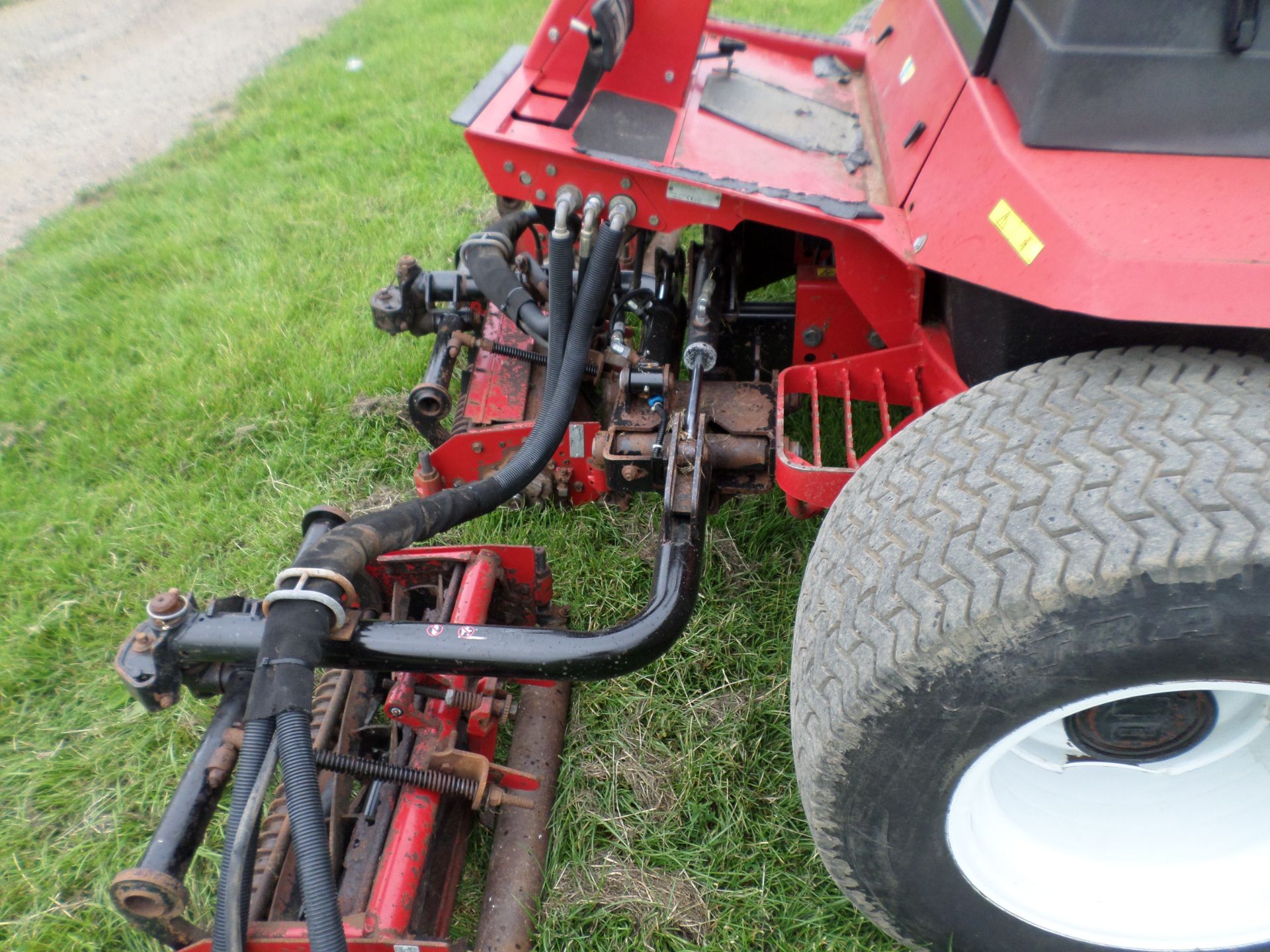 Toro Reelmaster 6500 D diesel 5 gang ride on mower recently serviced - Image 2 of 4